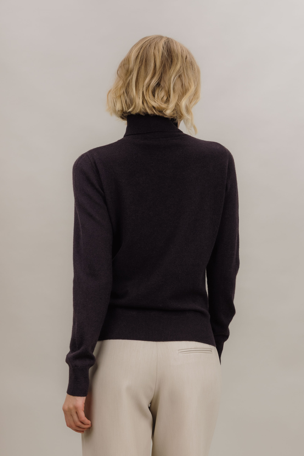 Urban Pioneers Female Bailey Turtleneck SWEATER DARK BROWN