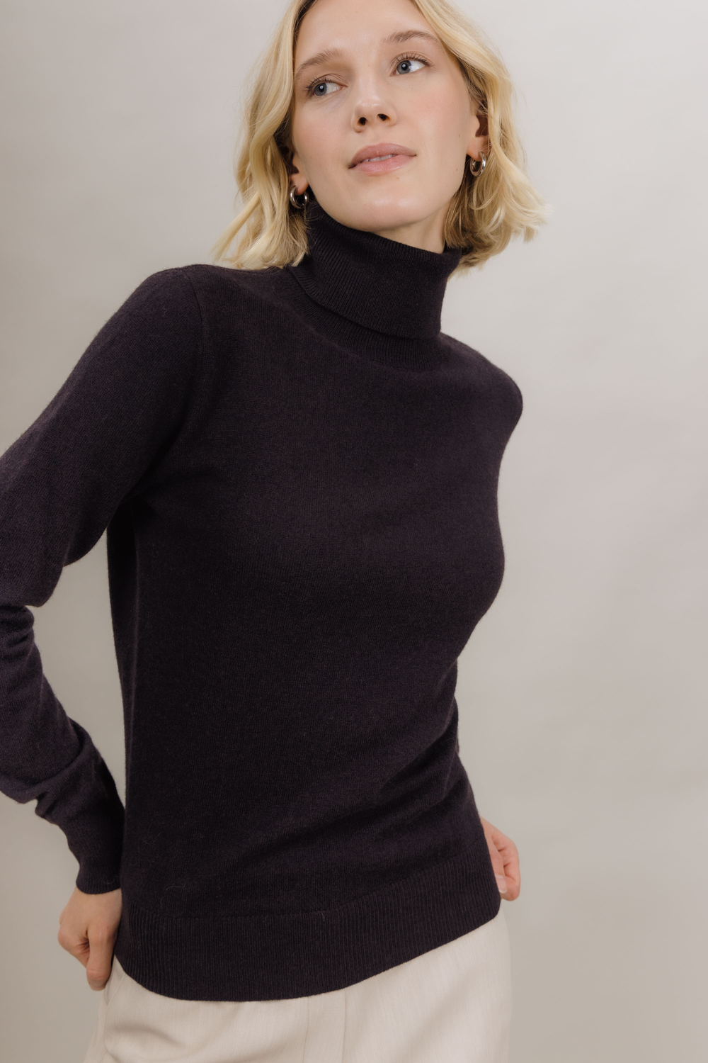 Urban Pioneers Female Bailey Turtleneck SWEATER DARK BROWN