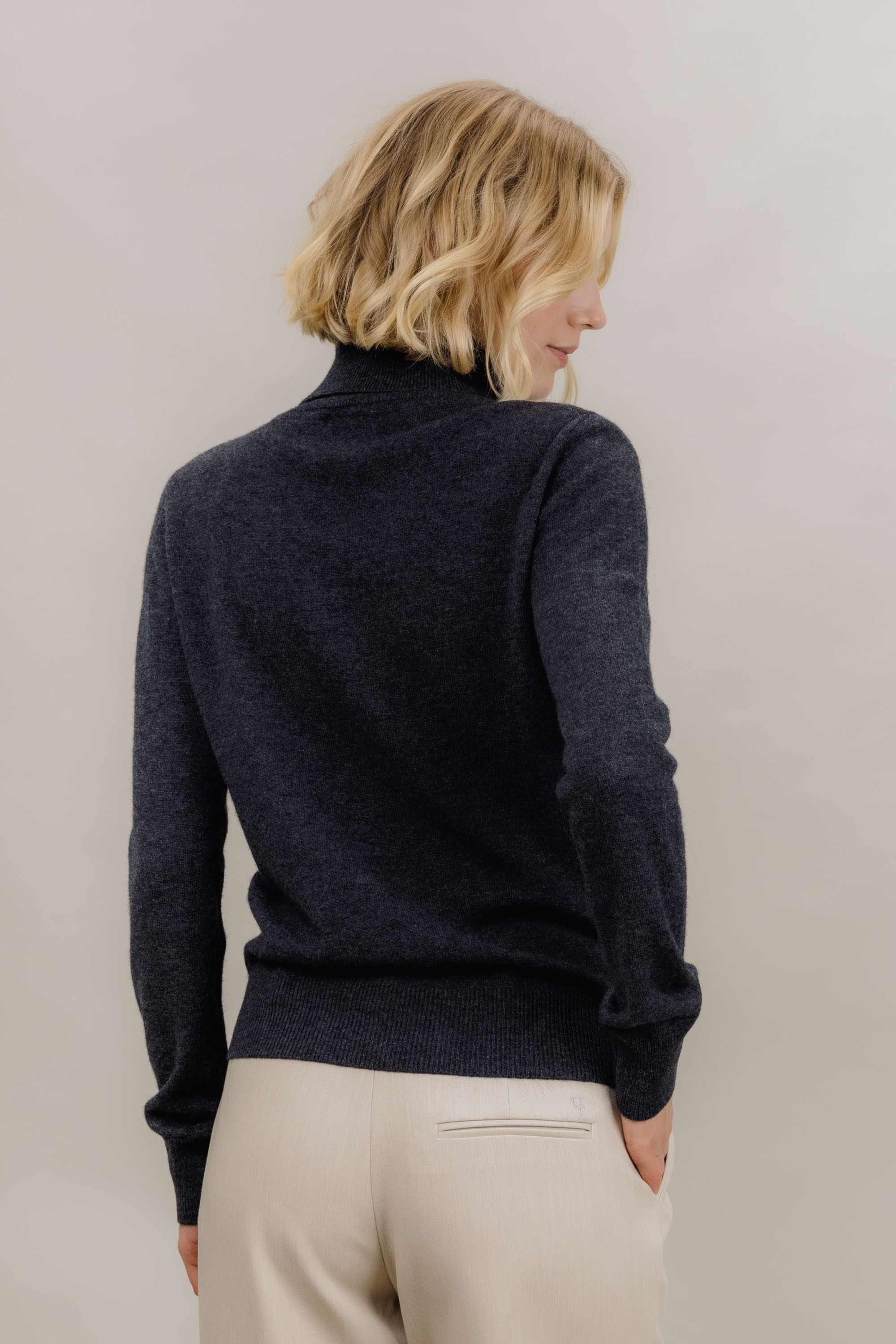 Urban Pioneers Female Bailey Turtleneck SWEATER ROCKY