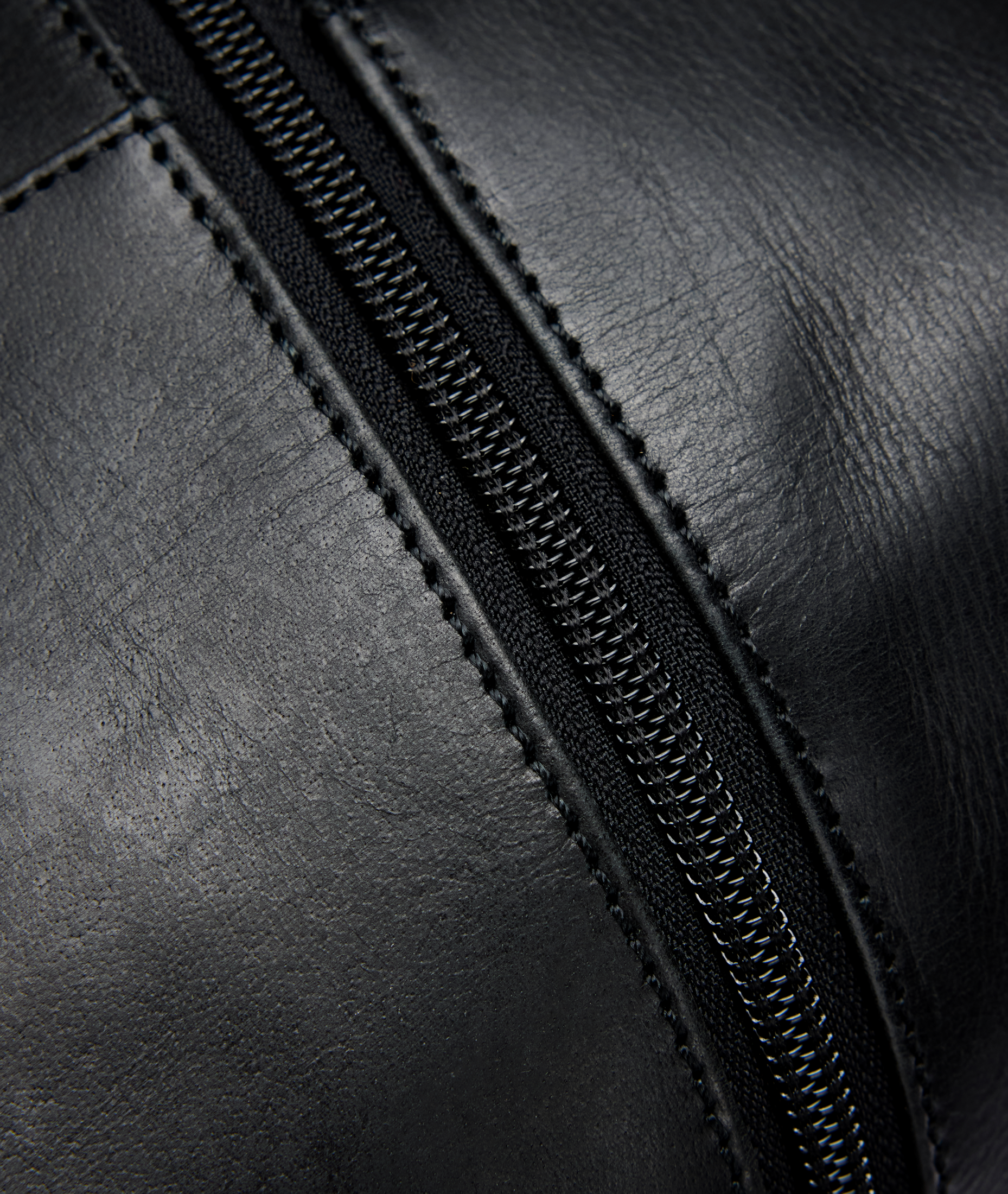 Urban Pioneers Uni Bari Leather Weekend bag BAG BLACK