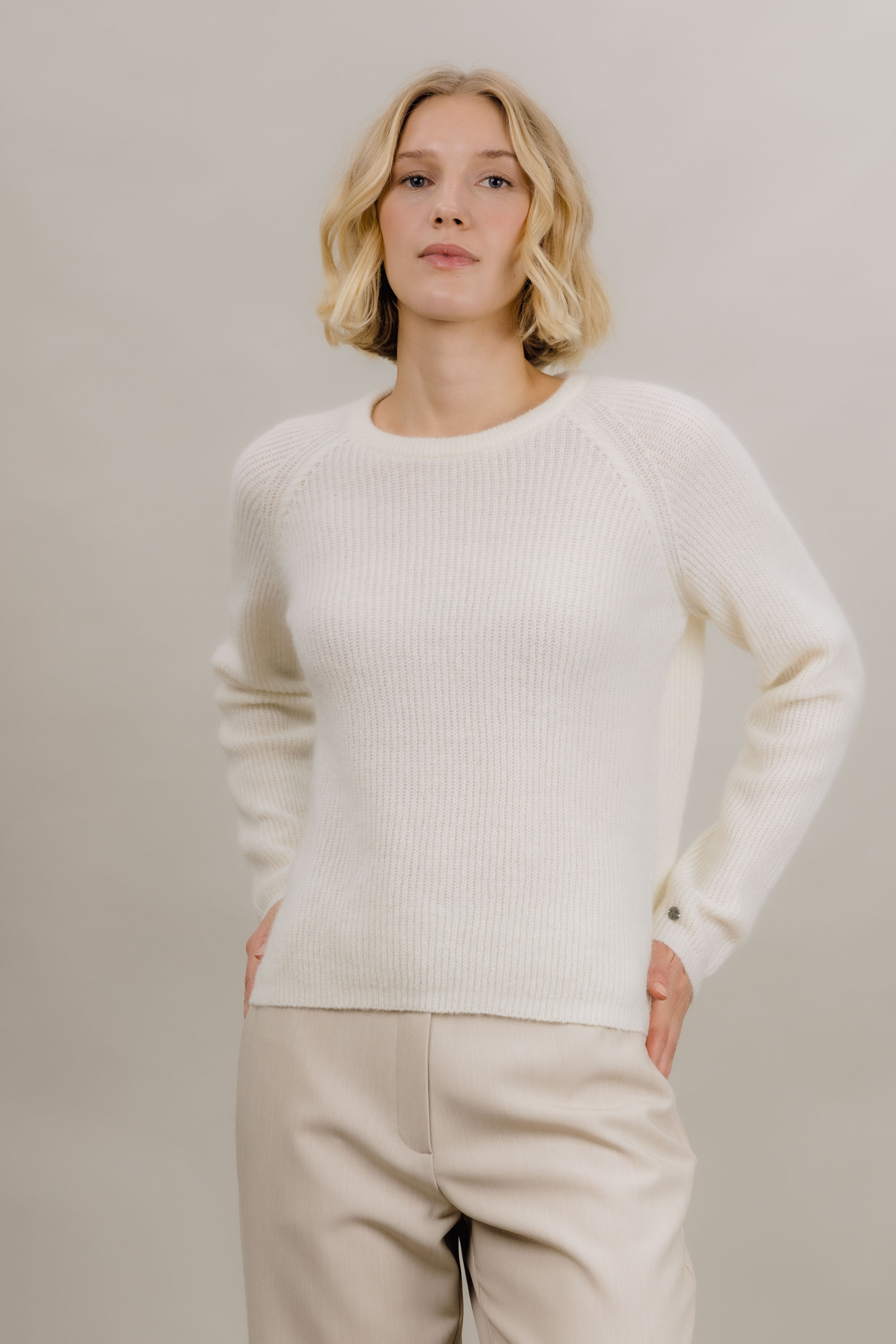 Urban Pioneers Female Betzy Sweater SWEATER CREAM