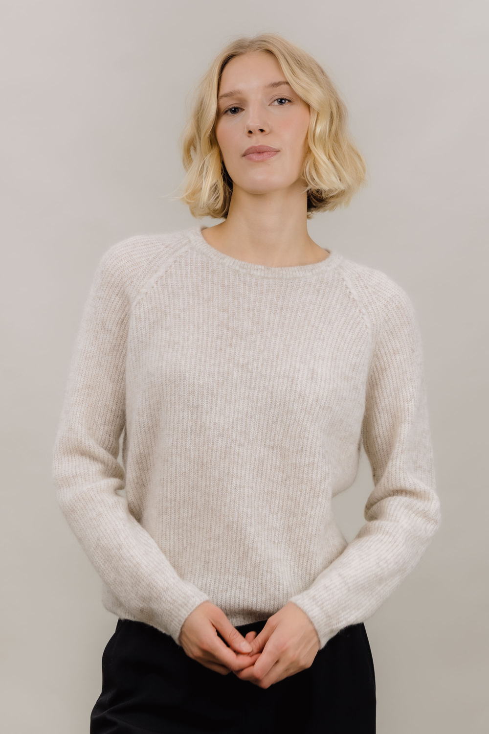 Urban Pioneers Female Betzy Sweater SWEATER SAND