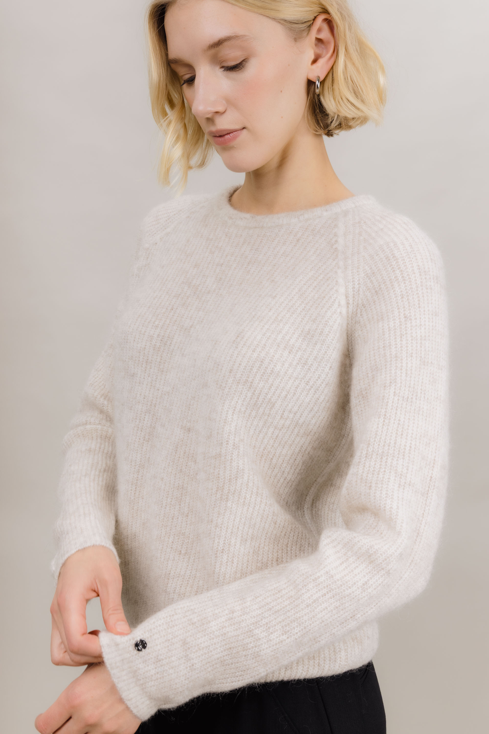 Urban Pioneers Female Betzy Sweater SWEATER SAND