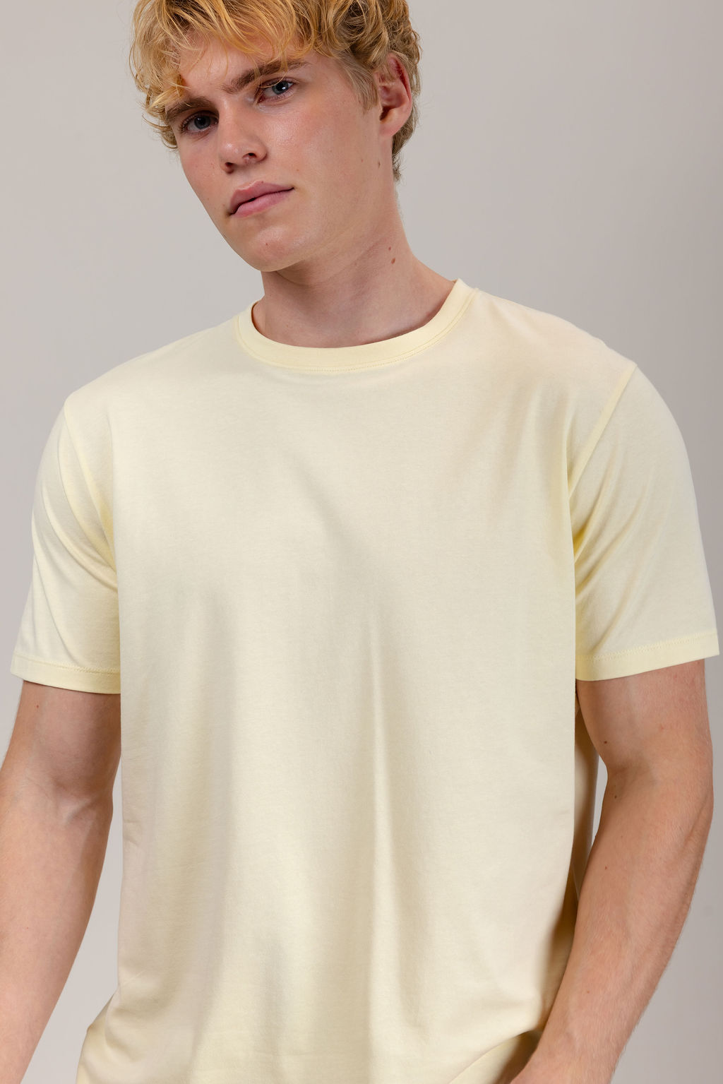 Urban Pioneers Male Bottas Tee T-SHIRT LIGHT YELLOW