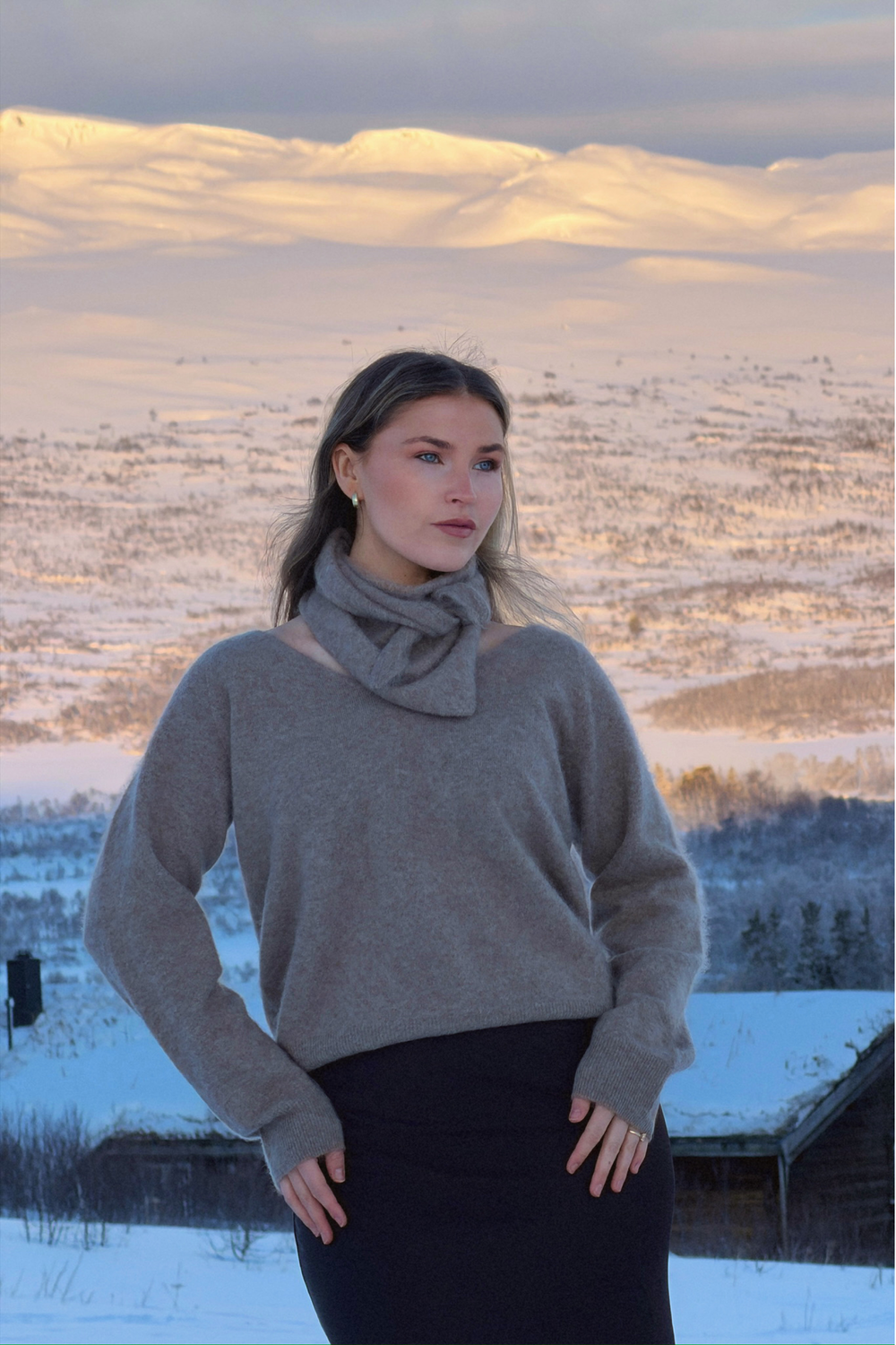 Urban Pioneers Female Boudica Sweater SWEATER SAND BROWN