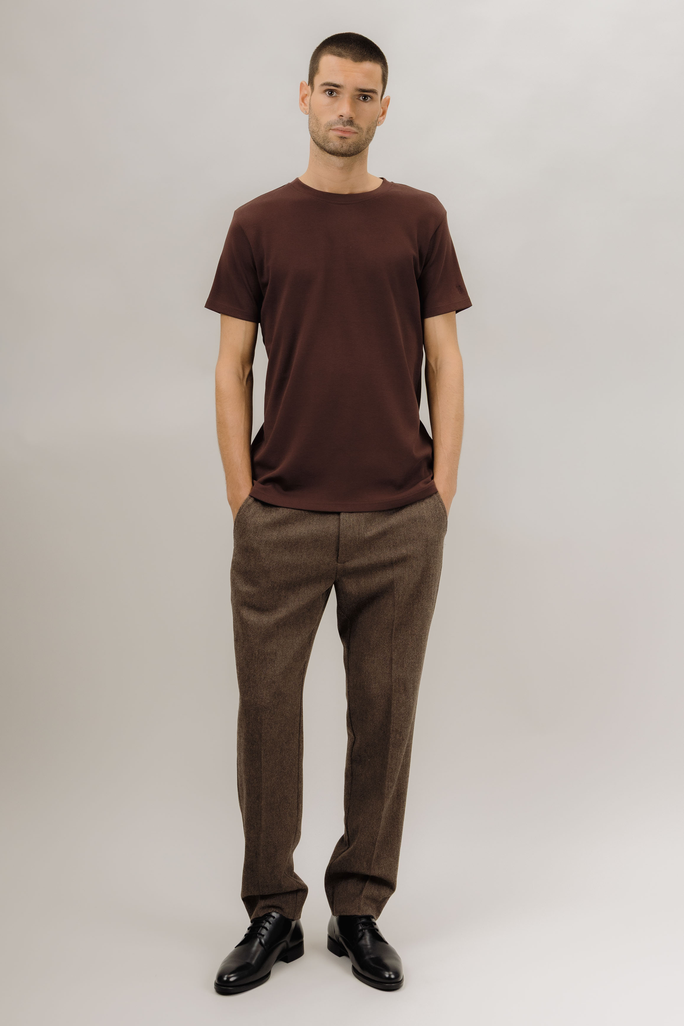 Urban Pioneers Male Bruno r-neck T-SHIRT FUDGE