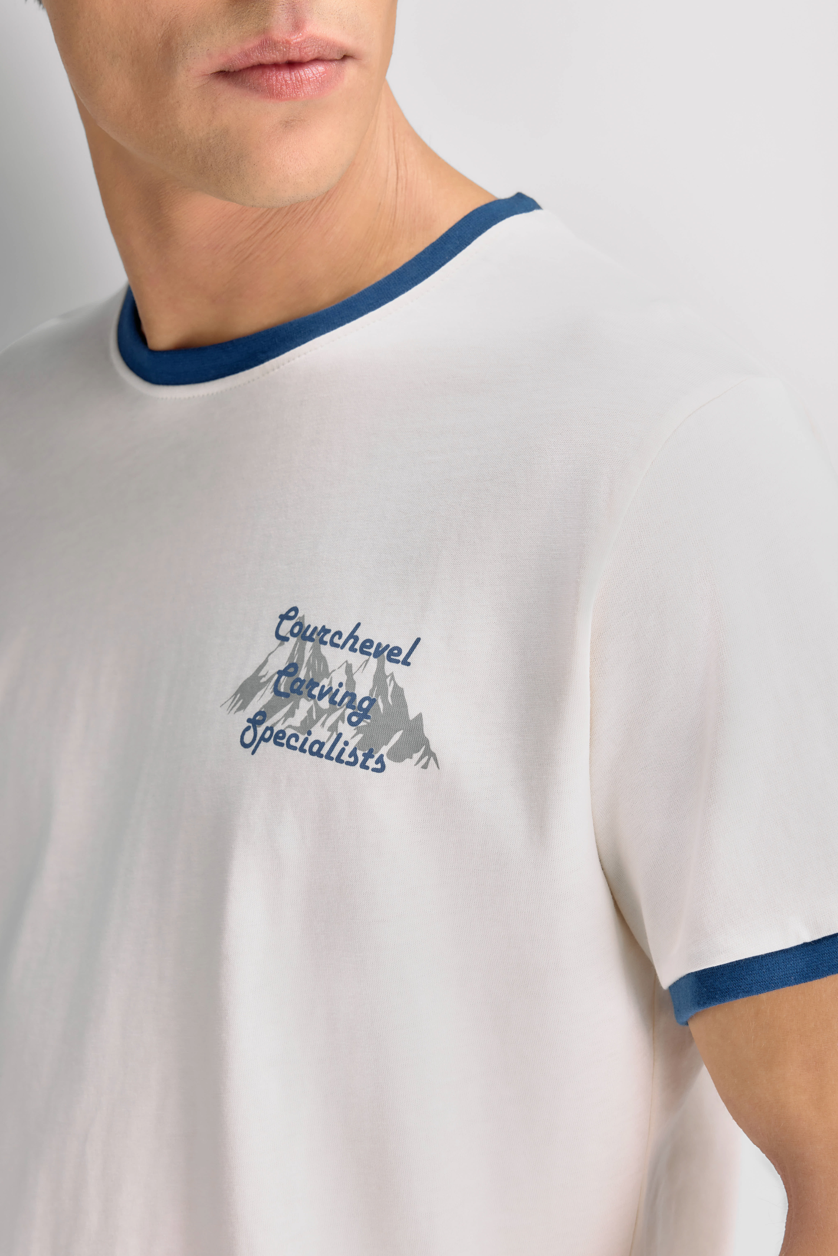 Urban Pioneers Male Carving Tee T-SHIRT BLUE
