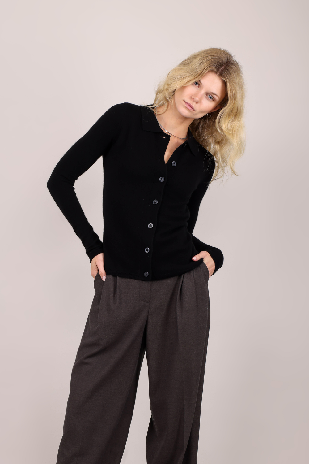 Urban Pioneers Female Chivas Cardigan CARDIGAN BLACK