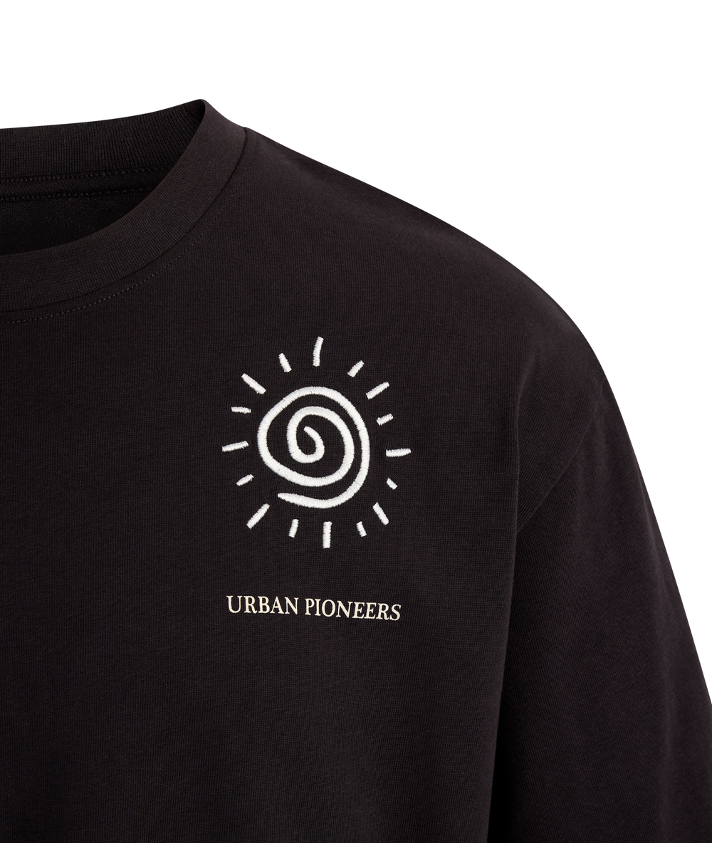 Urban Pioneers Male Flavio Tee T-SHIRT WASHED BLACK SURFER