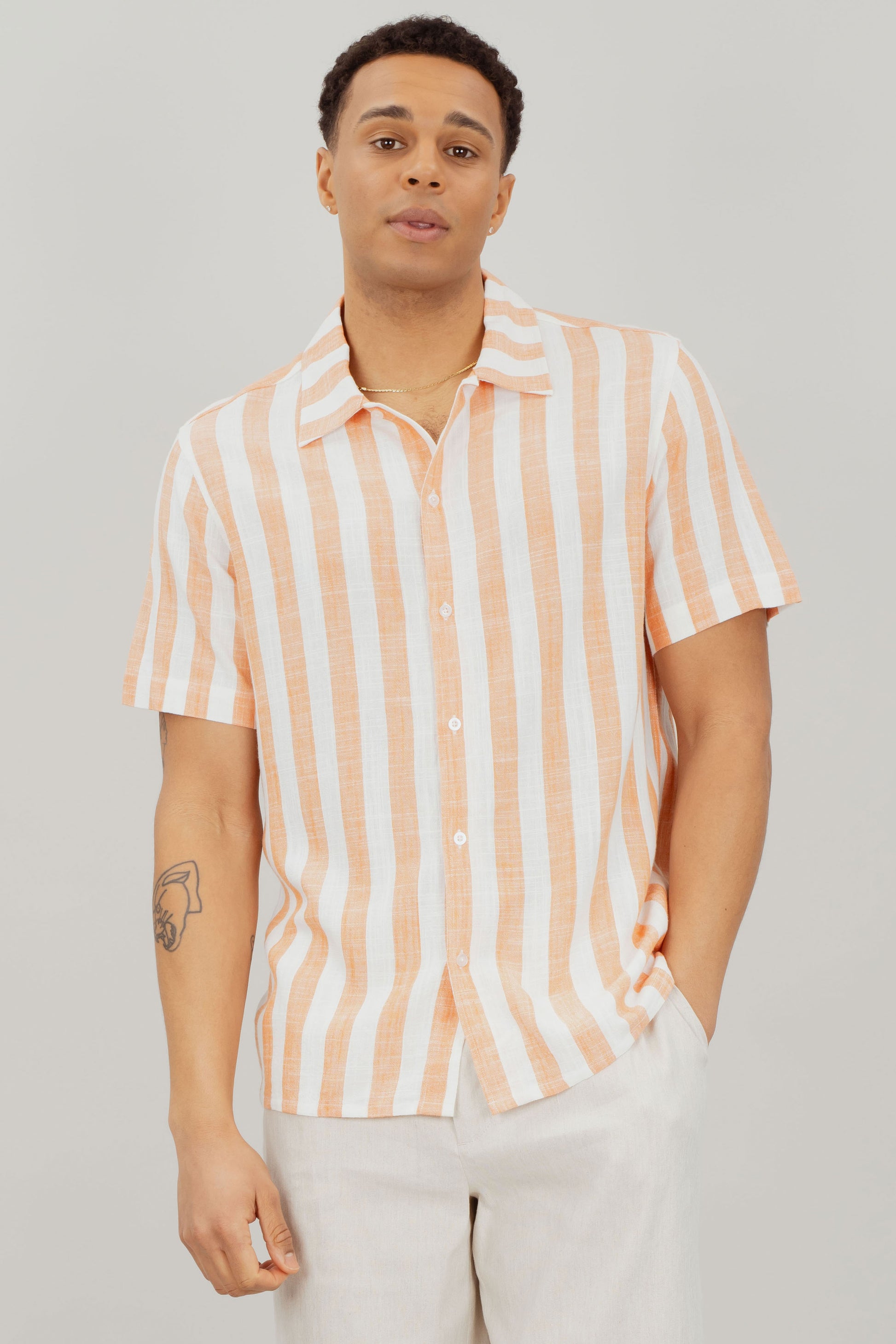 Urban Pioneers Male Folke Shirt SS SS SHIRT CORAL