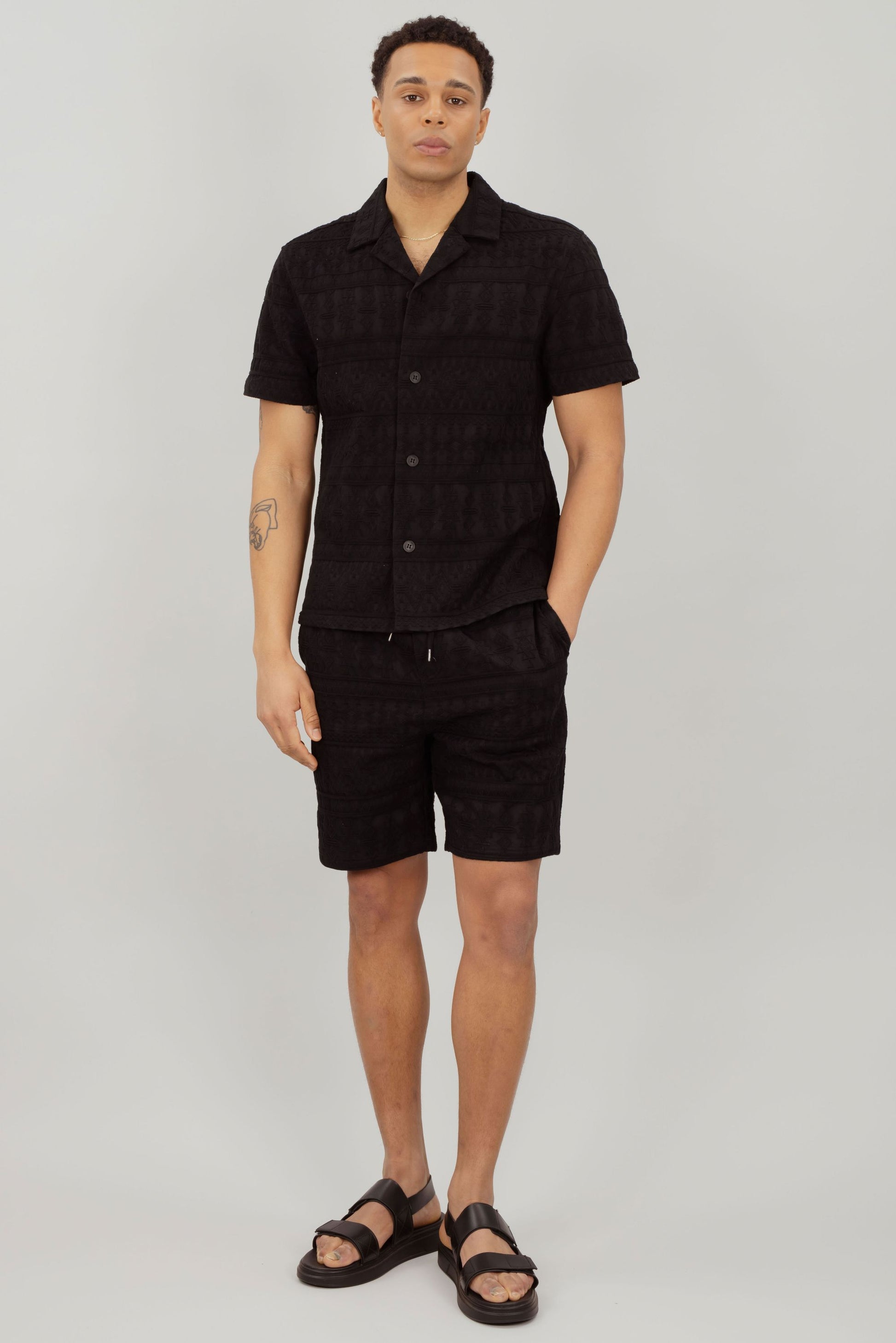 Urban Pioneers Male Gerard Shorts SHORTS BLACK