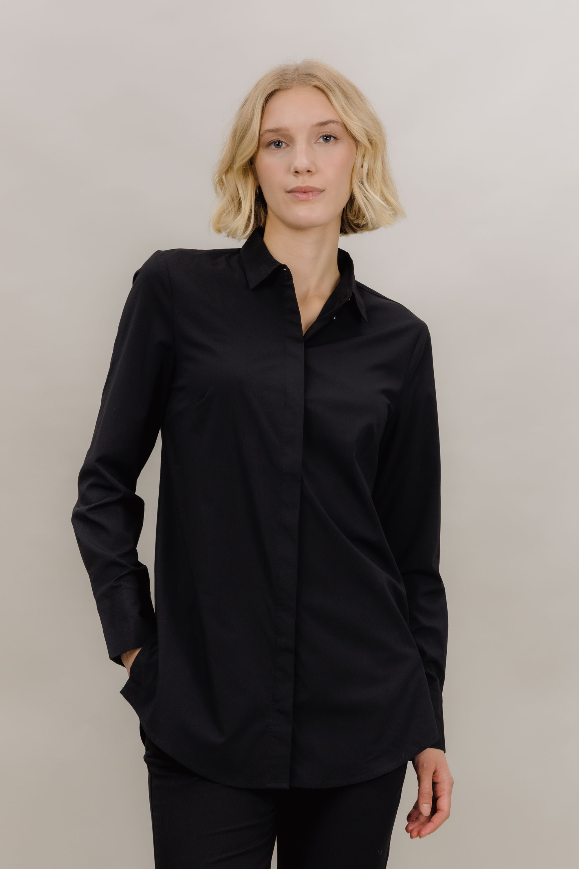 Urban Pioneers Female Gia Blouse BLOUSE BLACK
