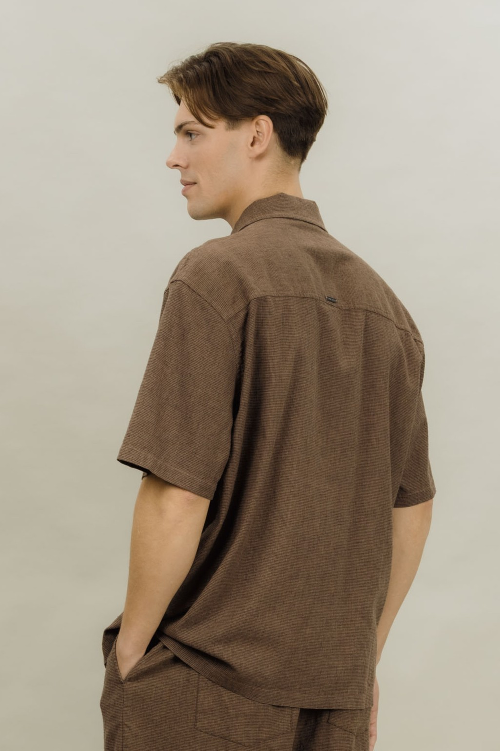 Urban Pioneers Male Gregorio SS SHirt SS SHIRT BROWN