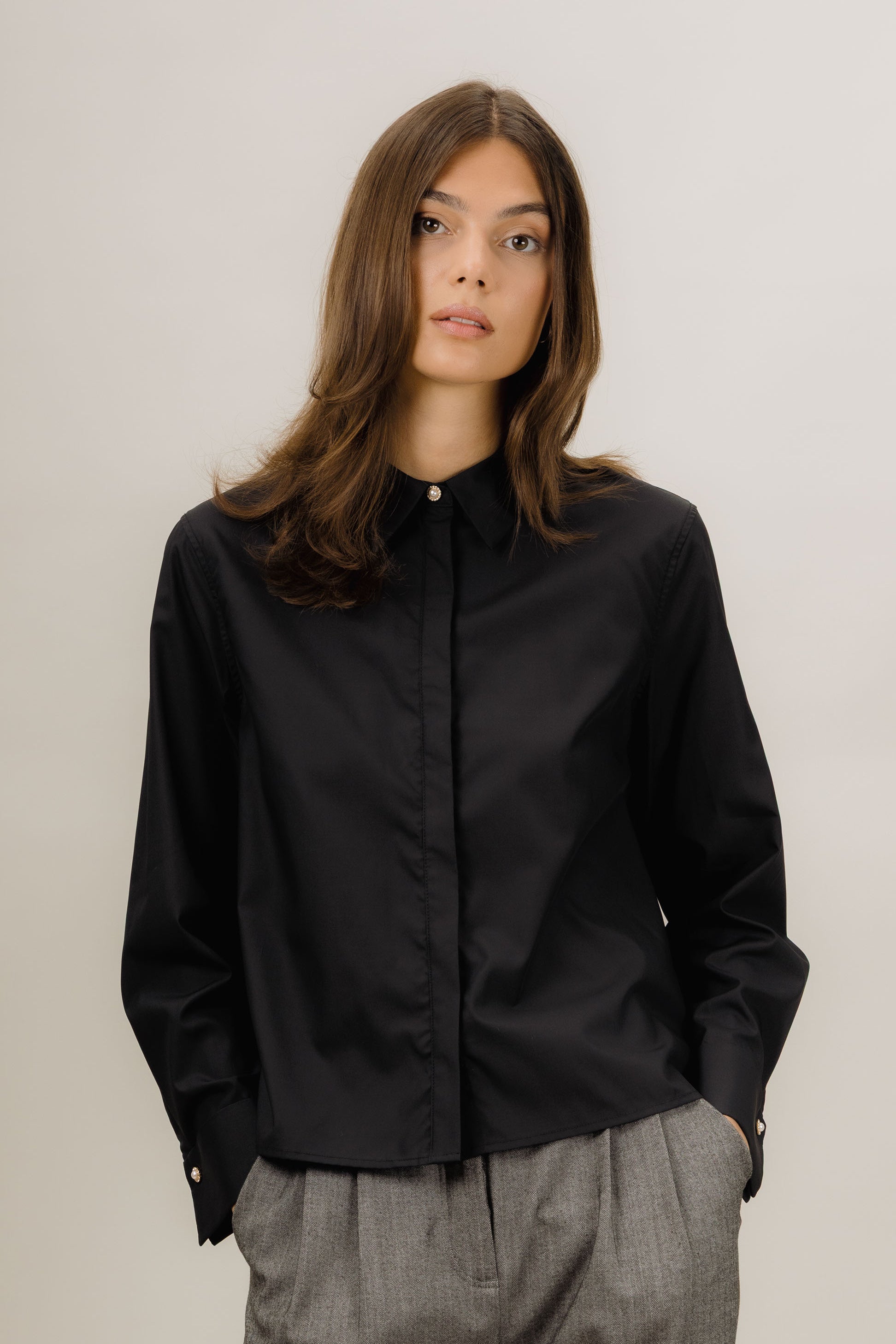Urban Pioneers Female Grete Shirt SHIRT BLACK