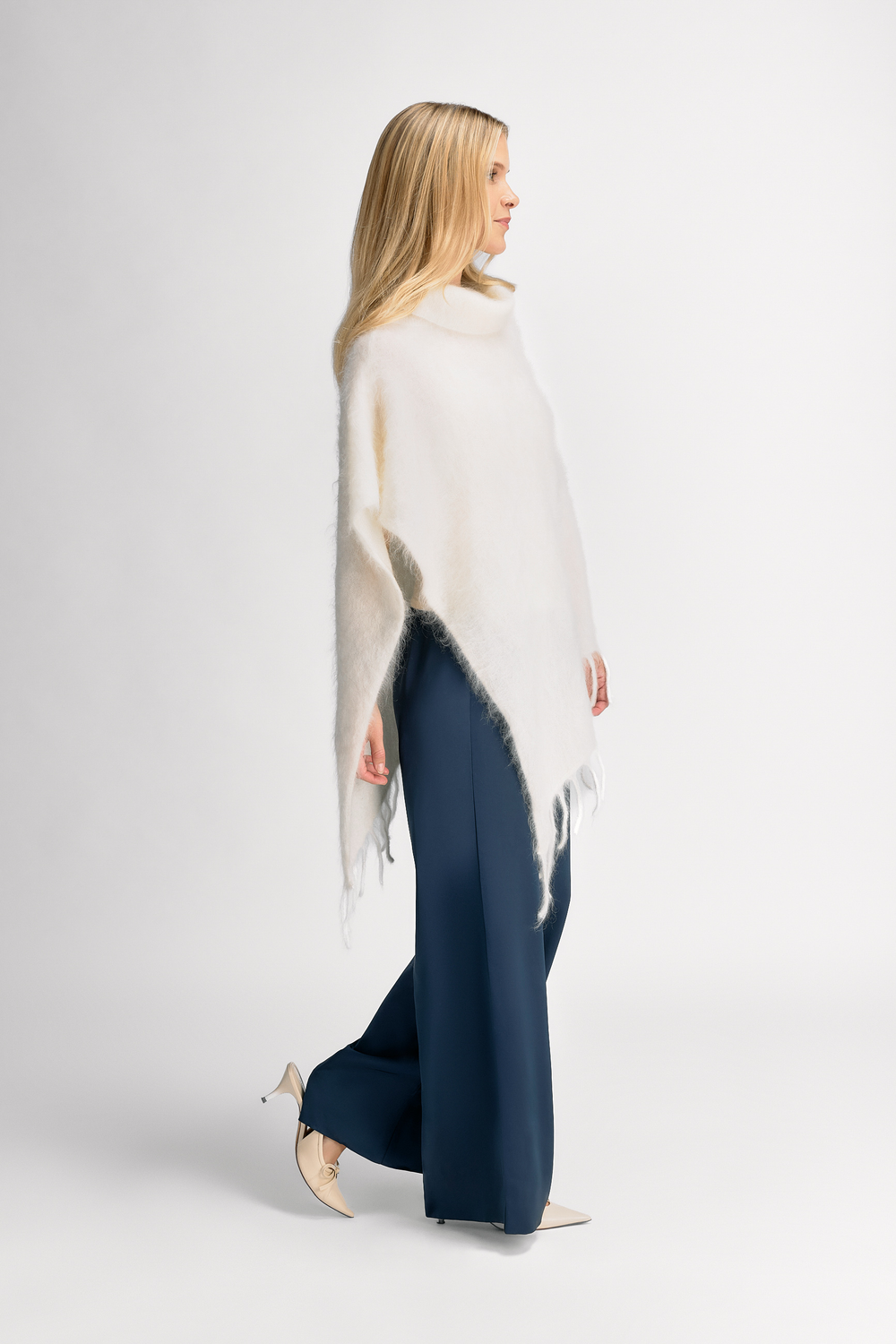 Urban Pioneers Female Hedy Turtleneck SWEATER CREAM