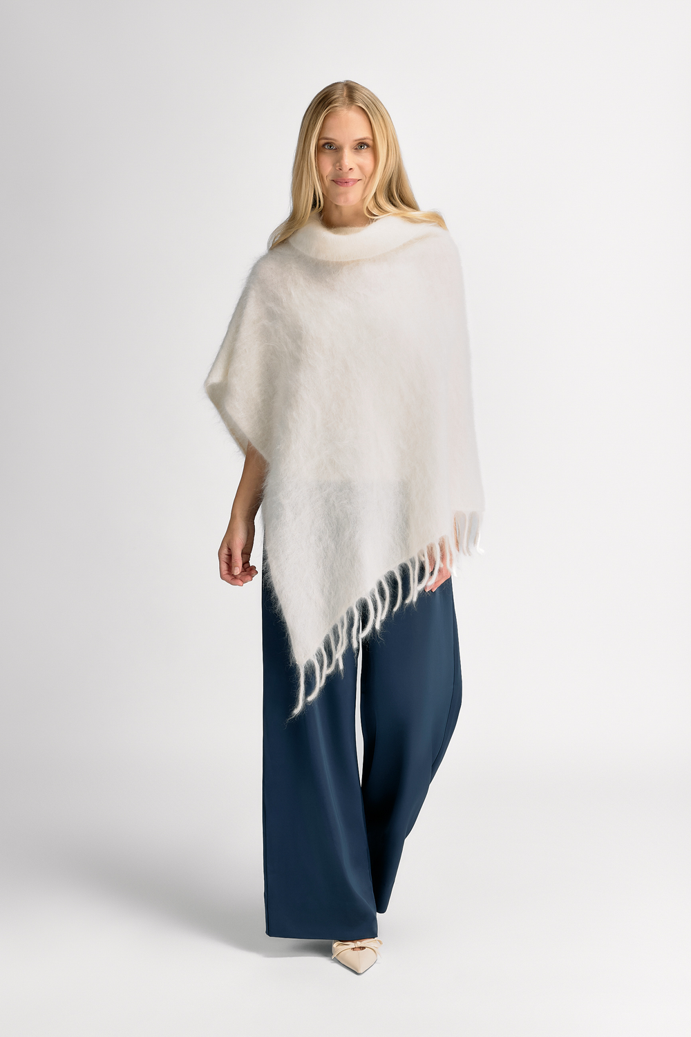 Urban Pioneers Female Hedy Turtleneck SWEATER CREAM
