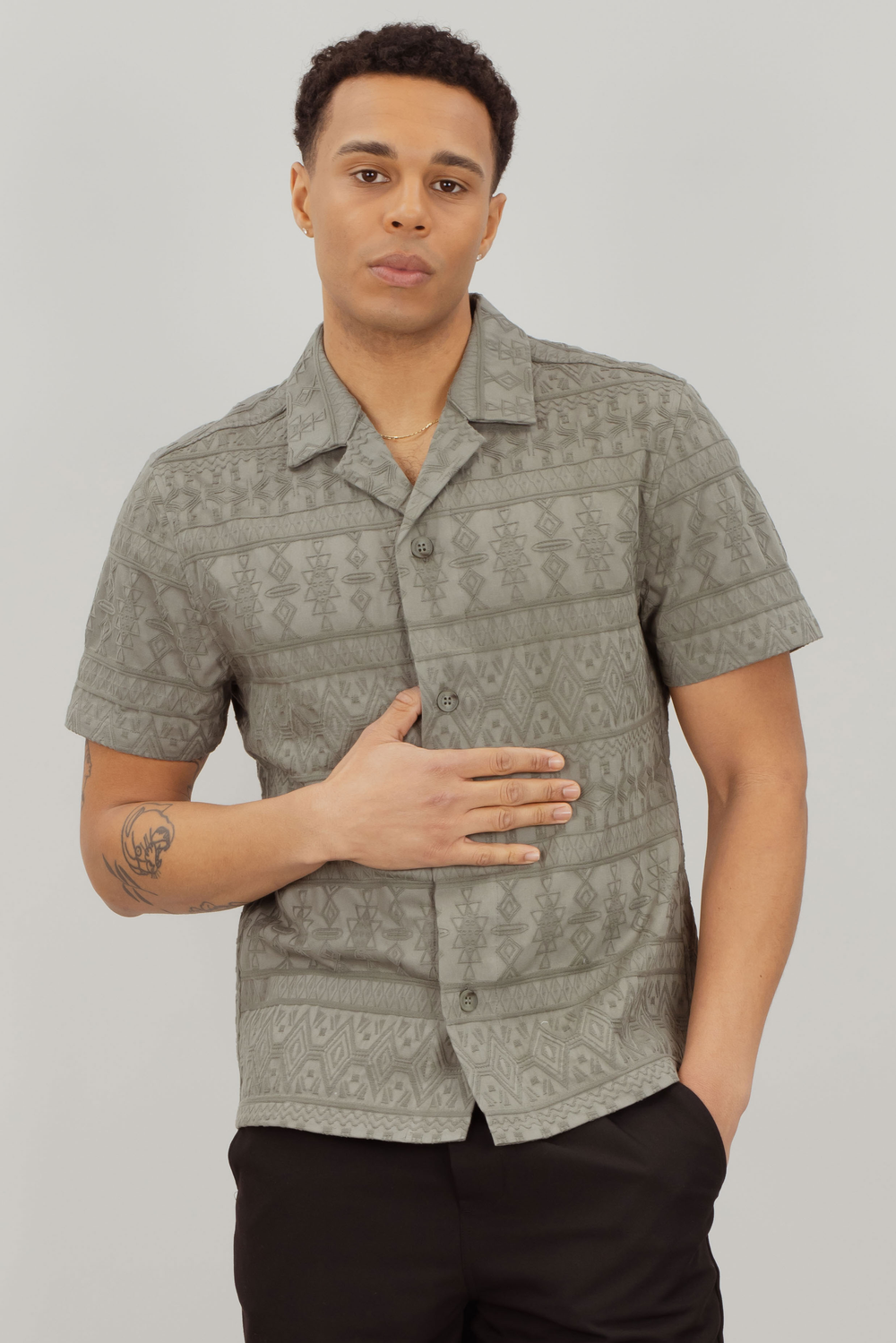 Urban Pioneers Male Hubert SS SHIRT OLIVE