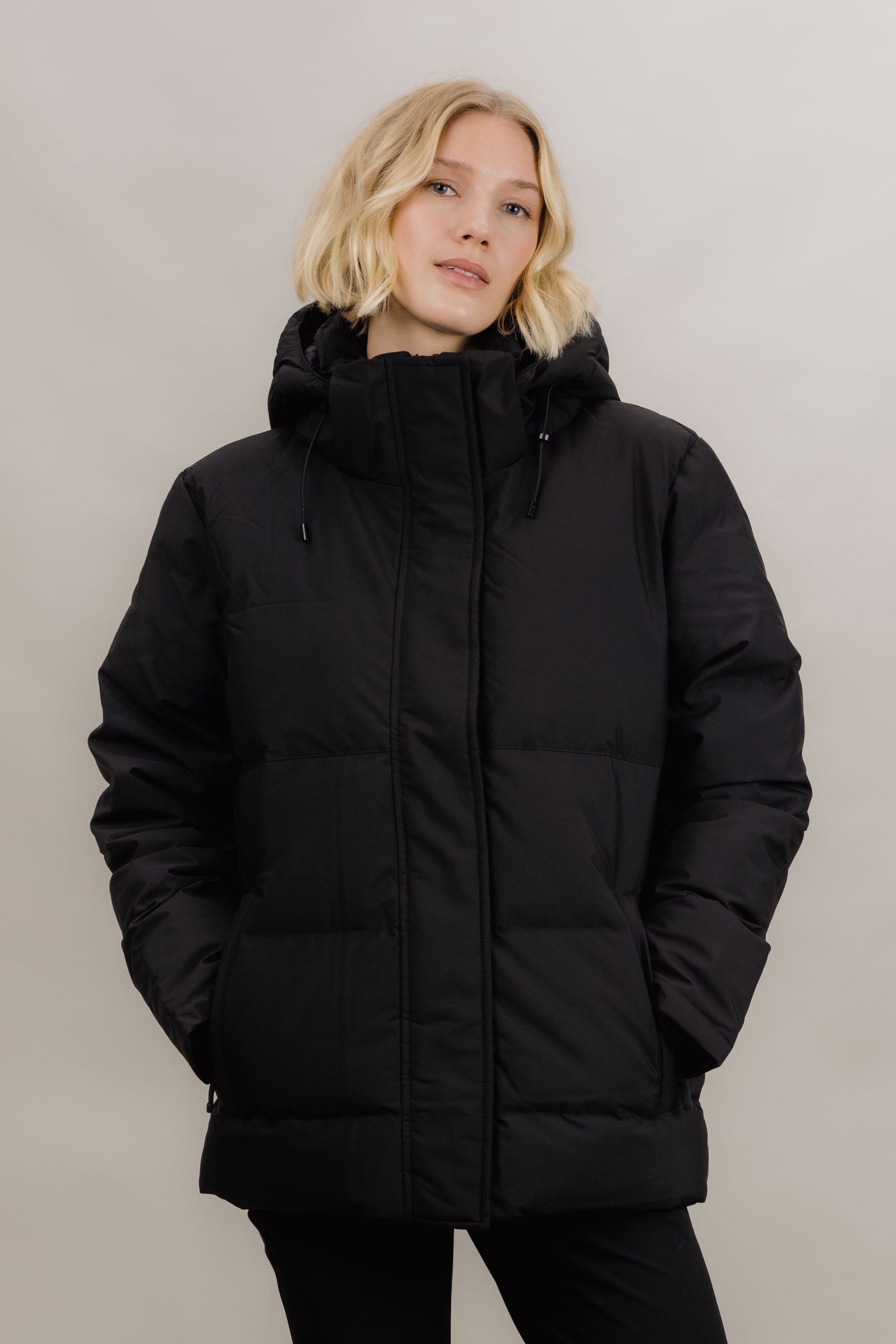 Urban Pioneers Female Ida Down Jacket JACKET BLACK