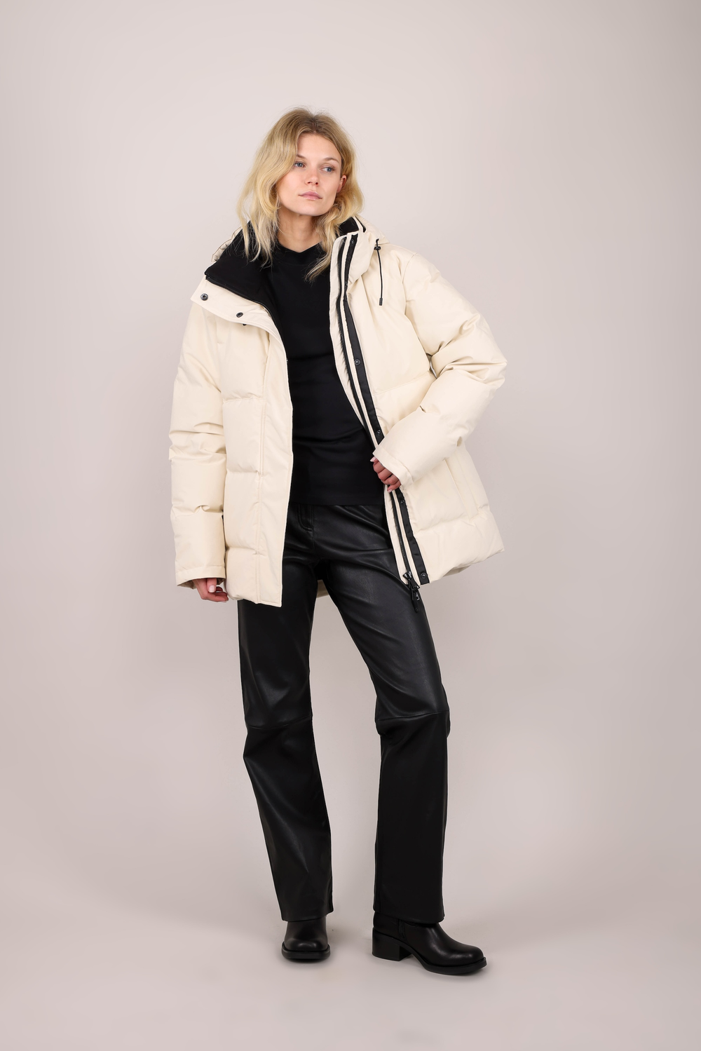 Urban Pioneers Female Ida Down Jacket JACKET SANDSHELL