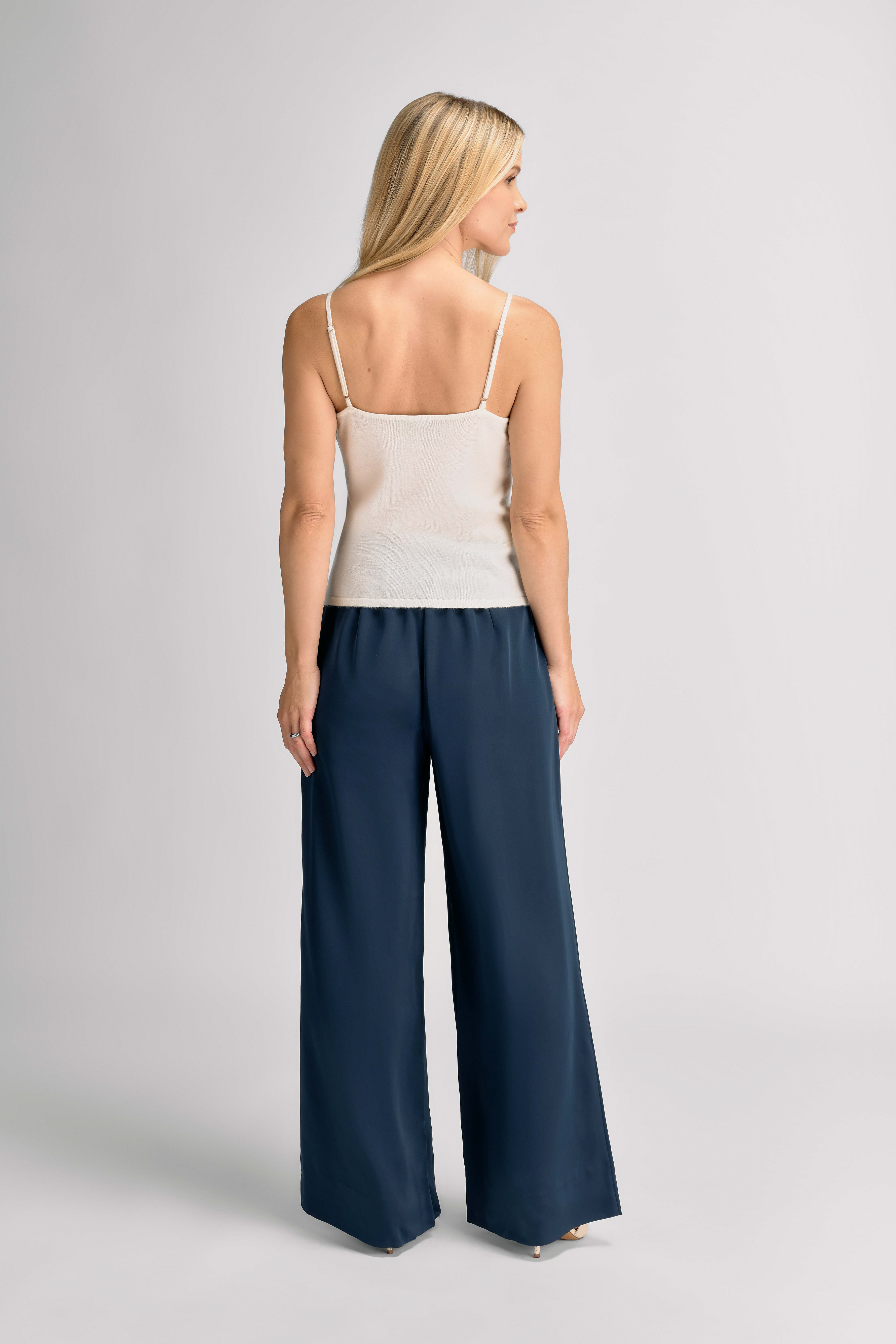 Urban Pioneers Female Jacinda Pants PANTS DARK SAPPHIRE