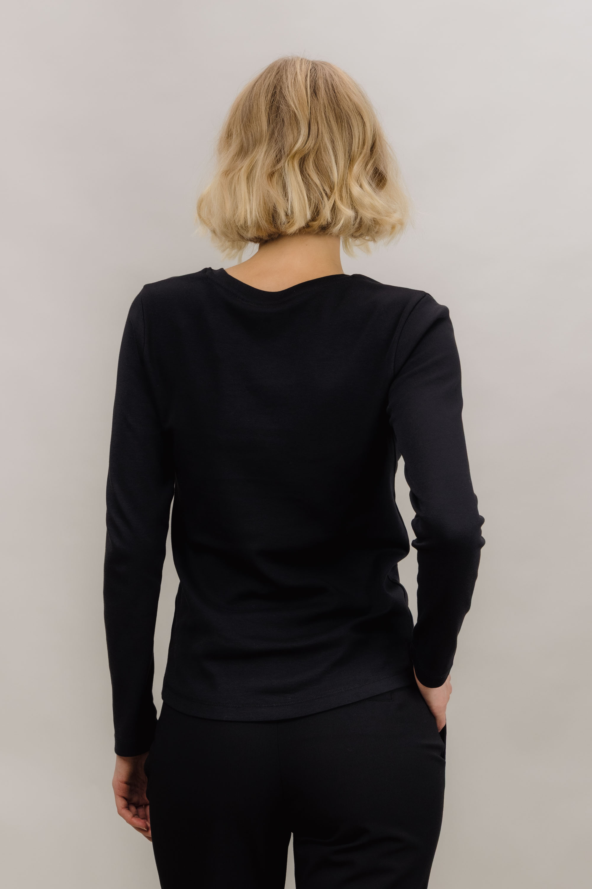 Urban Pioneers Female Linn LS Top TOP BLACK