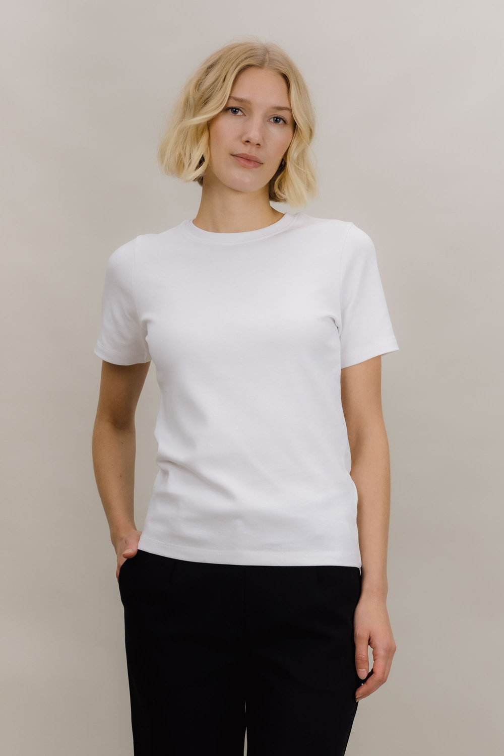 Urban Pioneers Female Linn Tee T-SHIRT WHITE