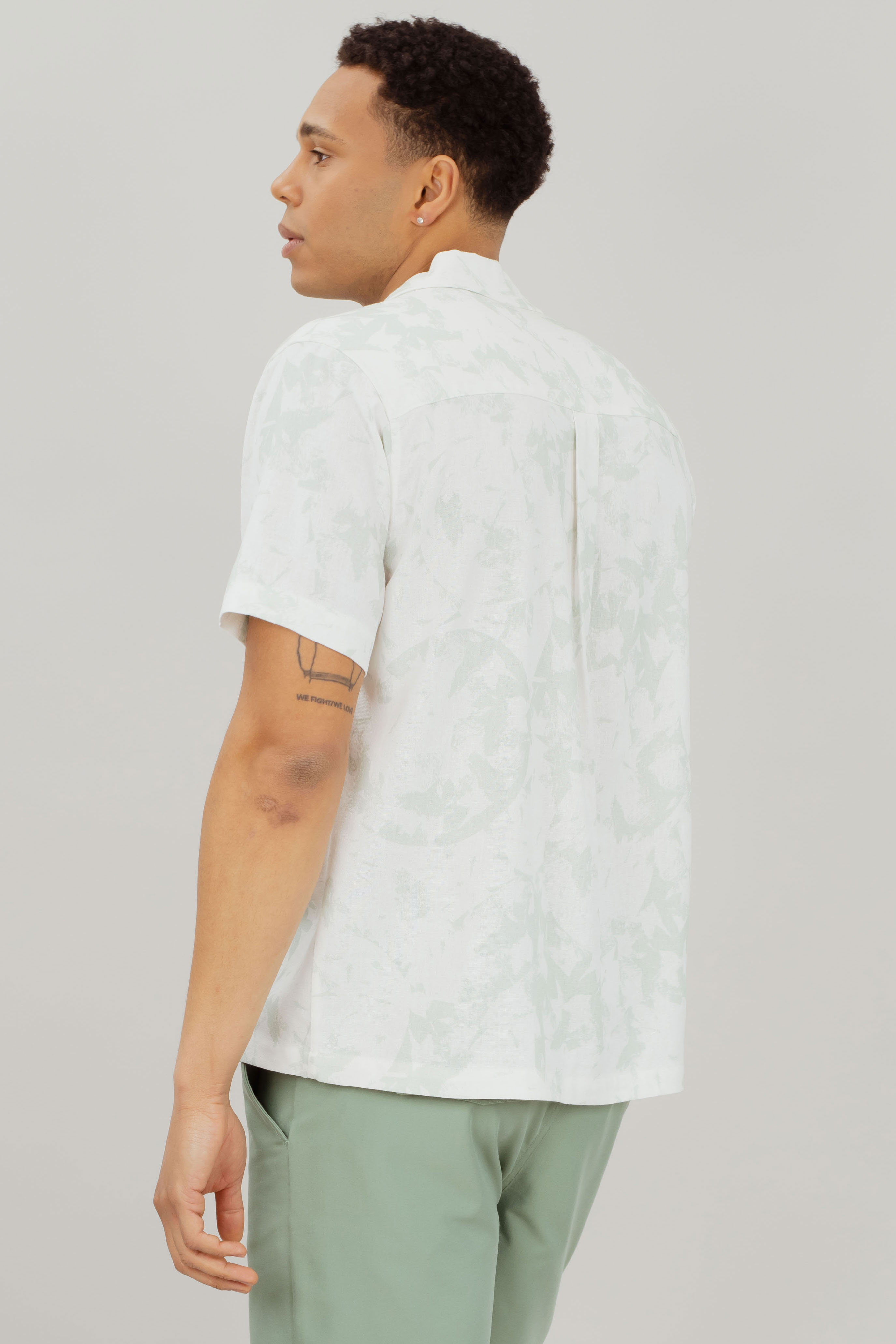 Urban Pioneers Male Luciano SS SHIRT LIGHT GREEN AOP