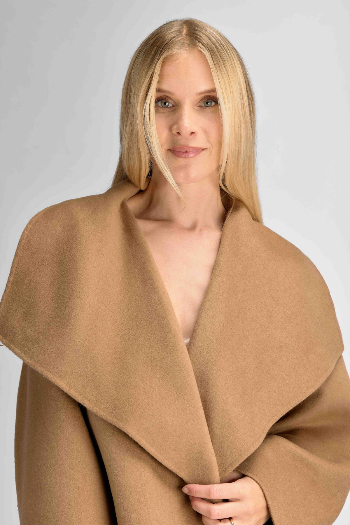 Urban Pioneers Female Luisa Jacket JACKET CAMEL