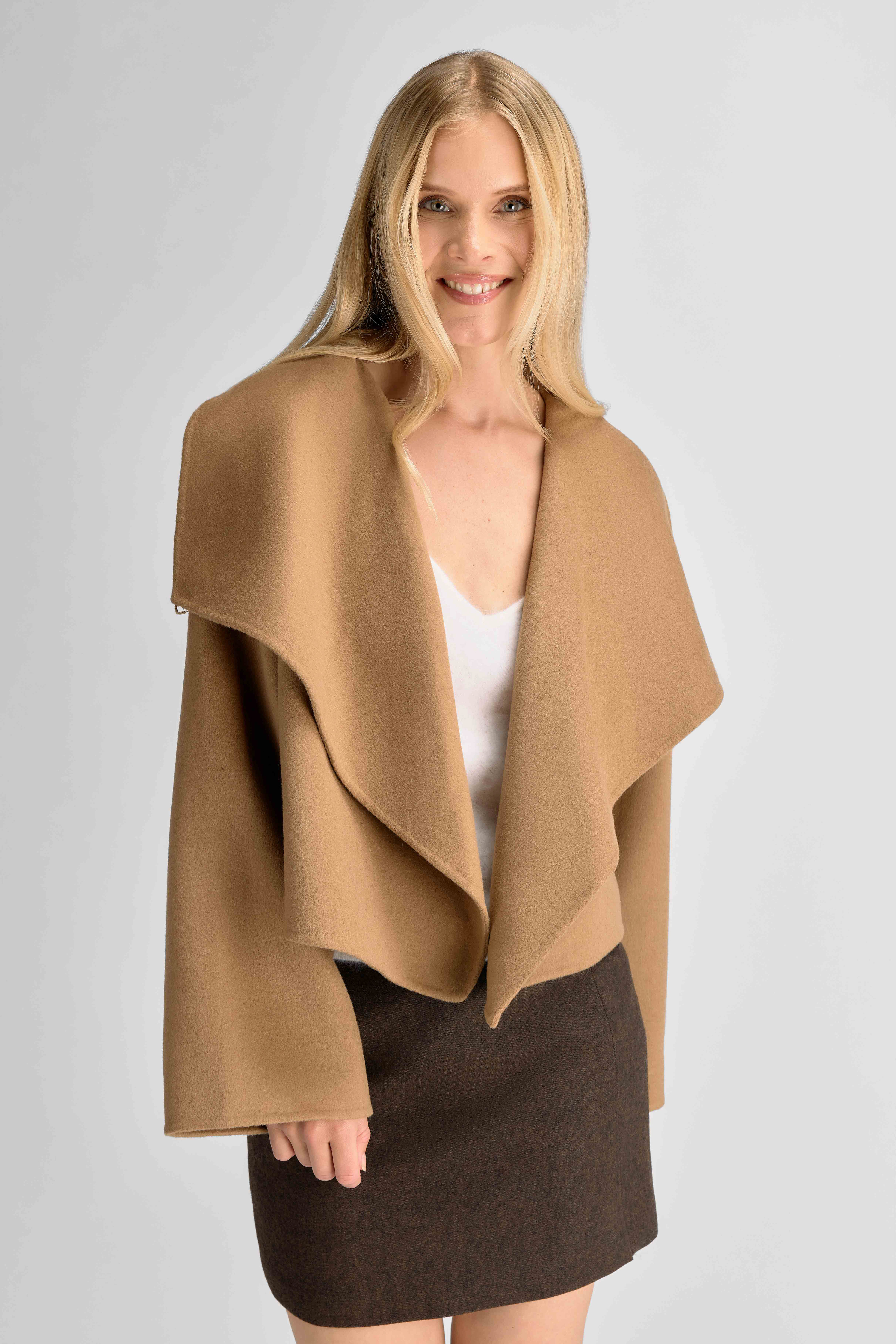 Urban Pioneers Female Luisa Jacket JACKET CAMEL