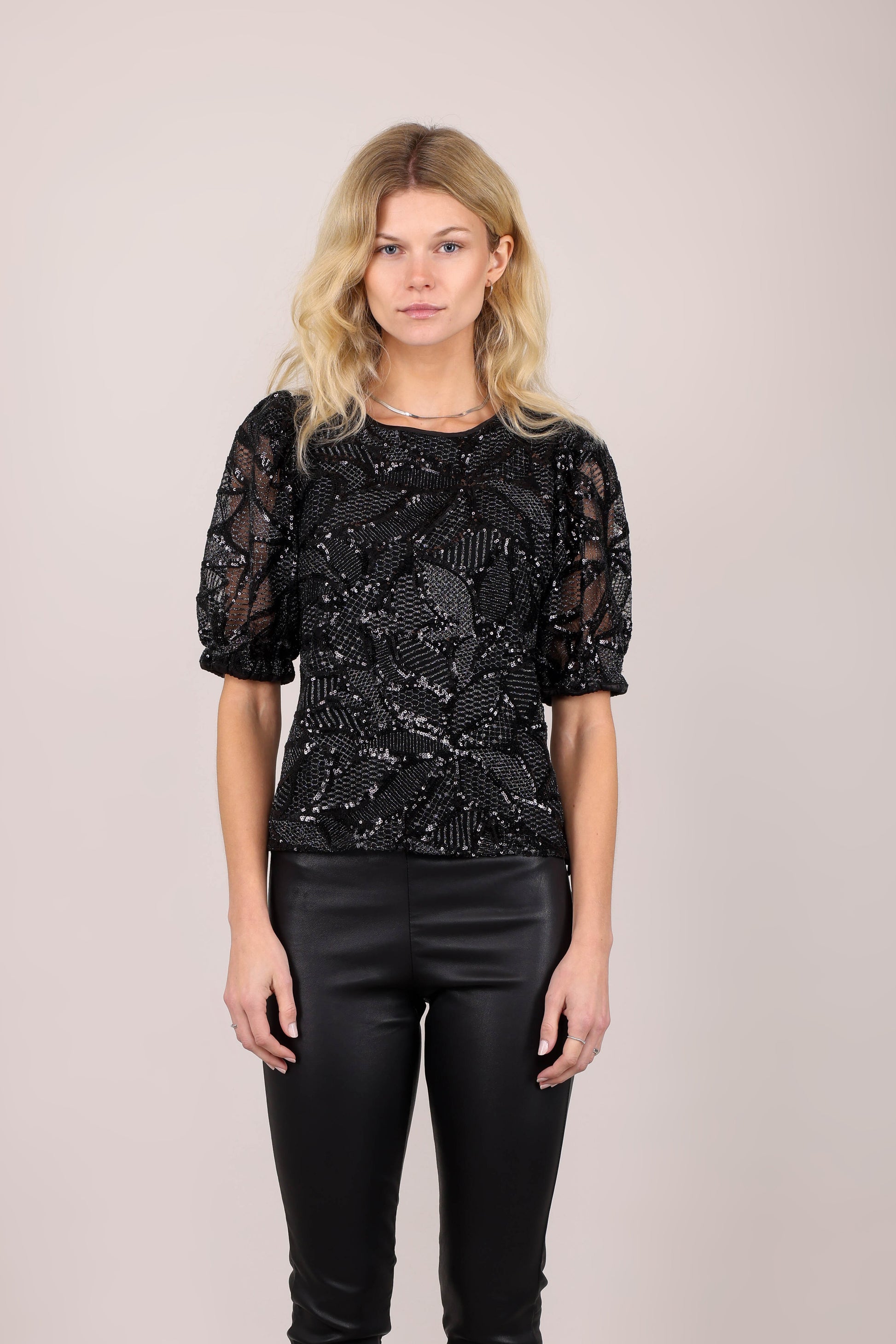 Urban Pioneers Female Maggie Top TOP BLACK