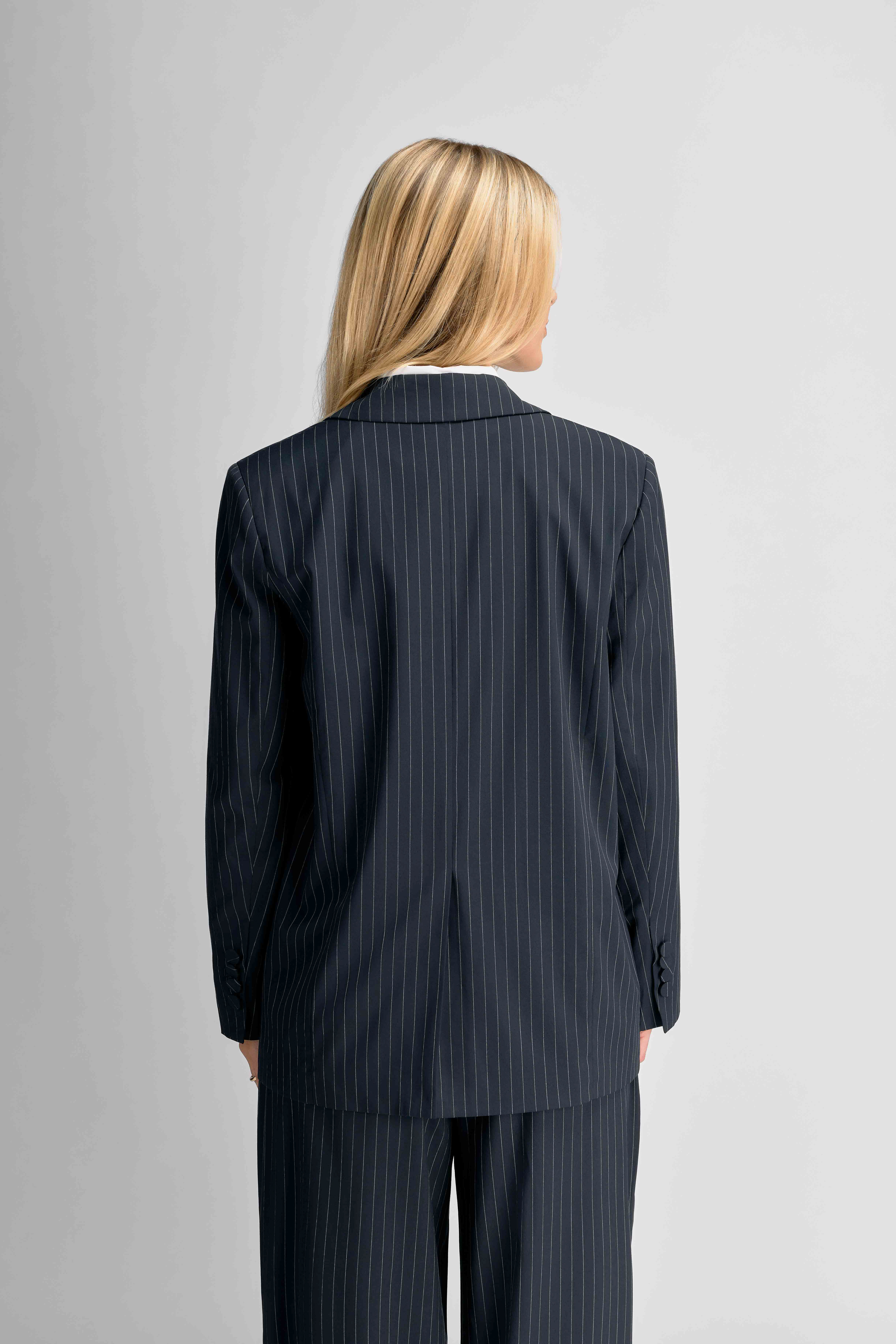 Urban Pioneers Female Margaret Blazer BLAZER DARK NAVY PINSTRIPE