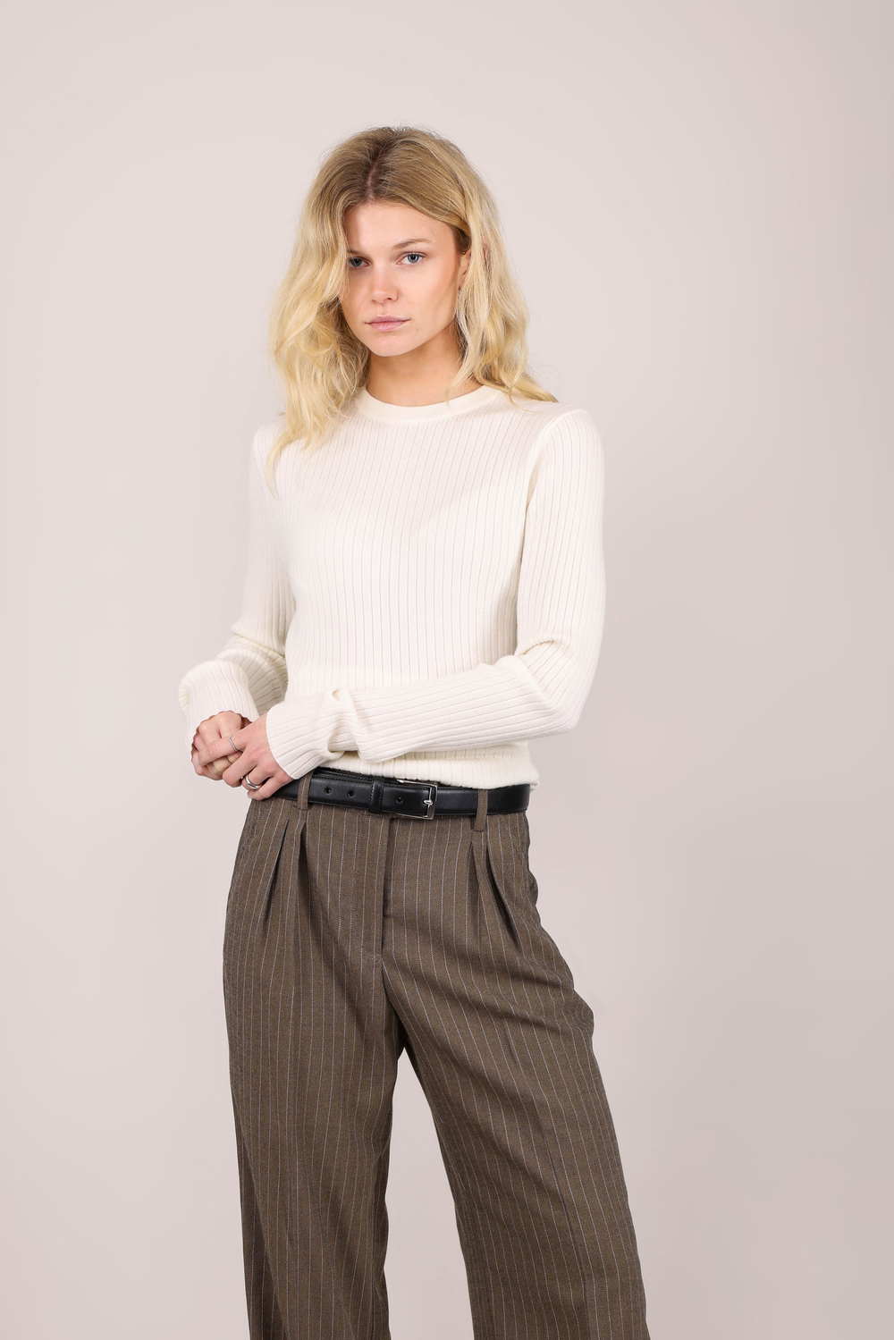 Urban Pioneers Female Mari LS Top SWEATER SNOW