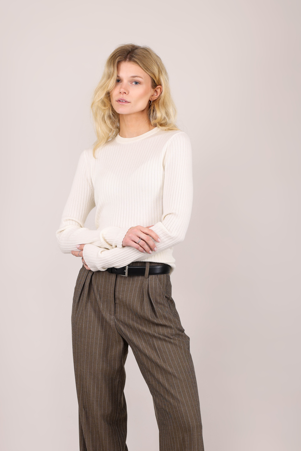 Urban Pioneers Female Mari LS Top SWEATER SNOW