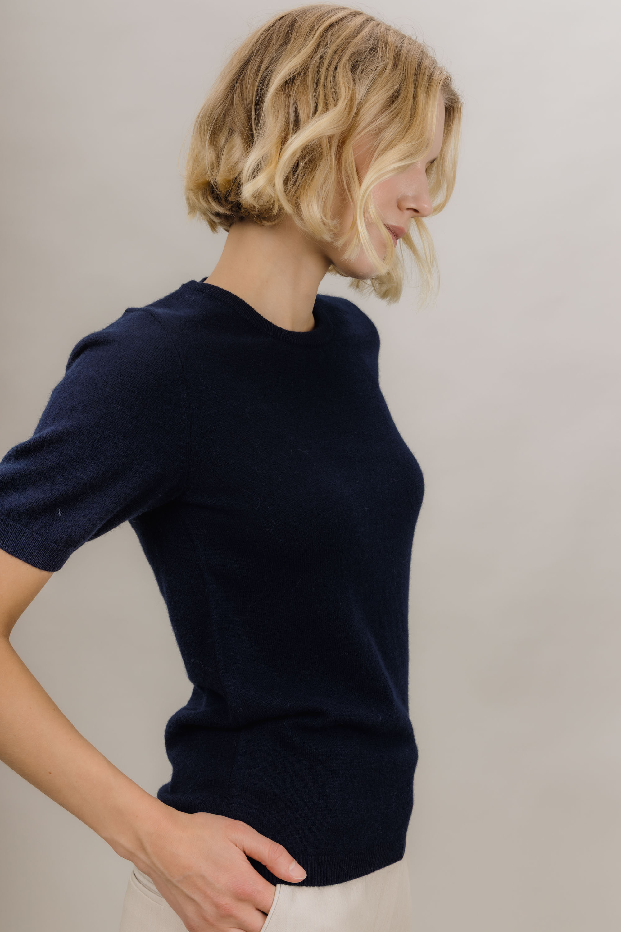 Urban Pioneers Female Mertina SS Top SWEATER NAVY