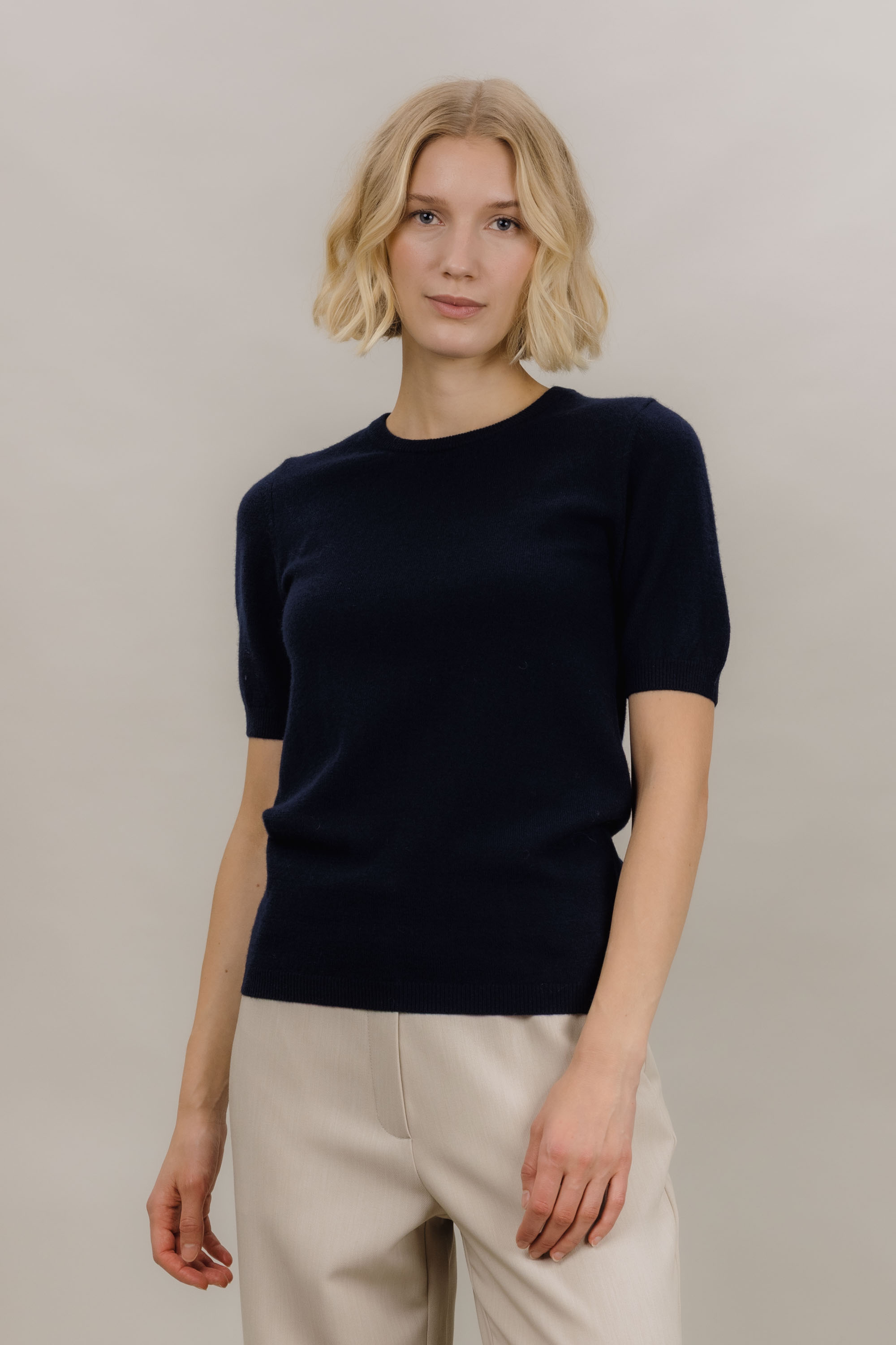 Urban Pioneers Female Mertina SS Top SWEATER NAVY