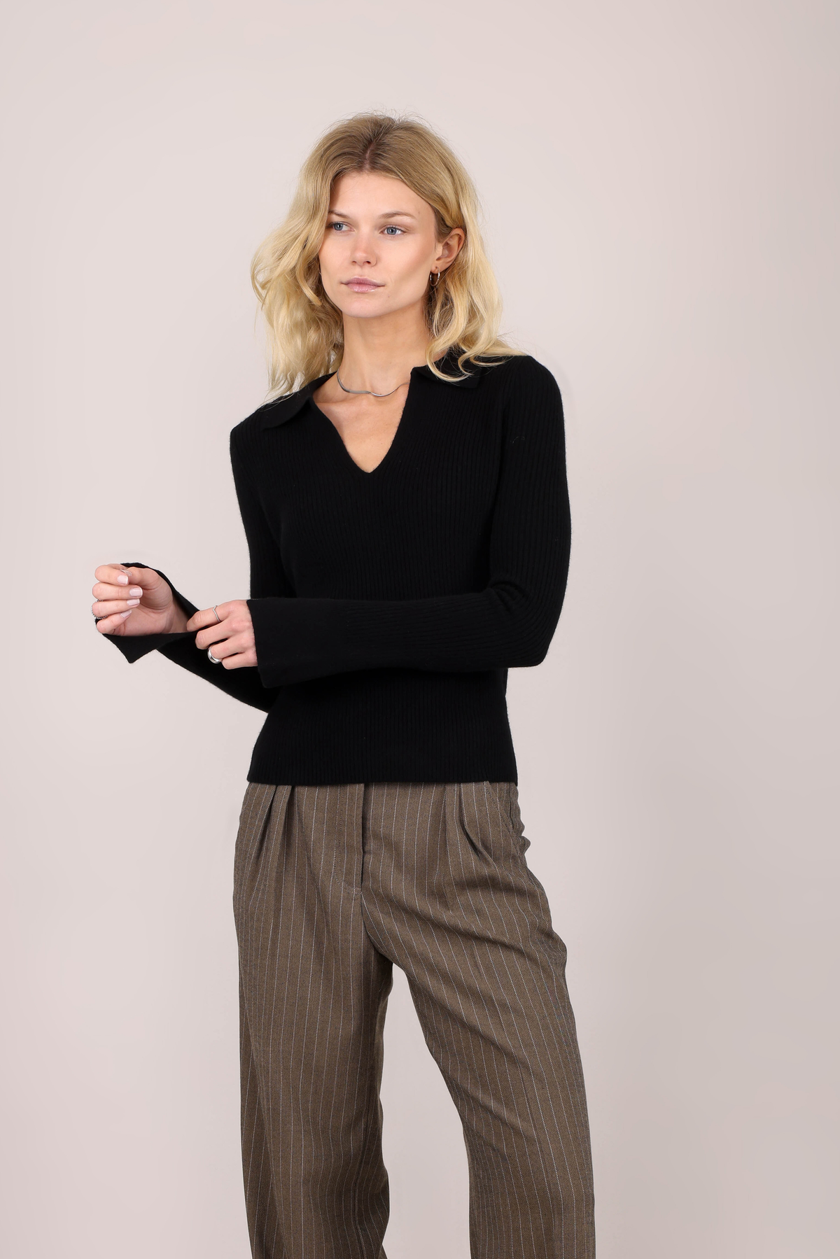 Urban Pioneers Female Nadja Polo SWEATER BLACK
