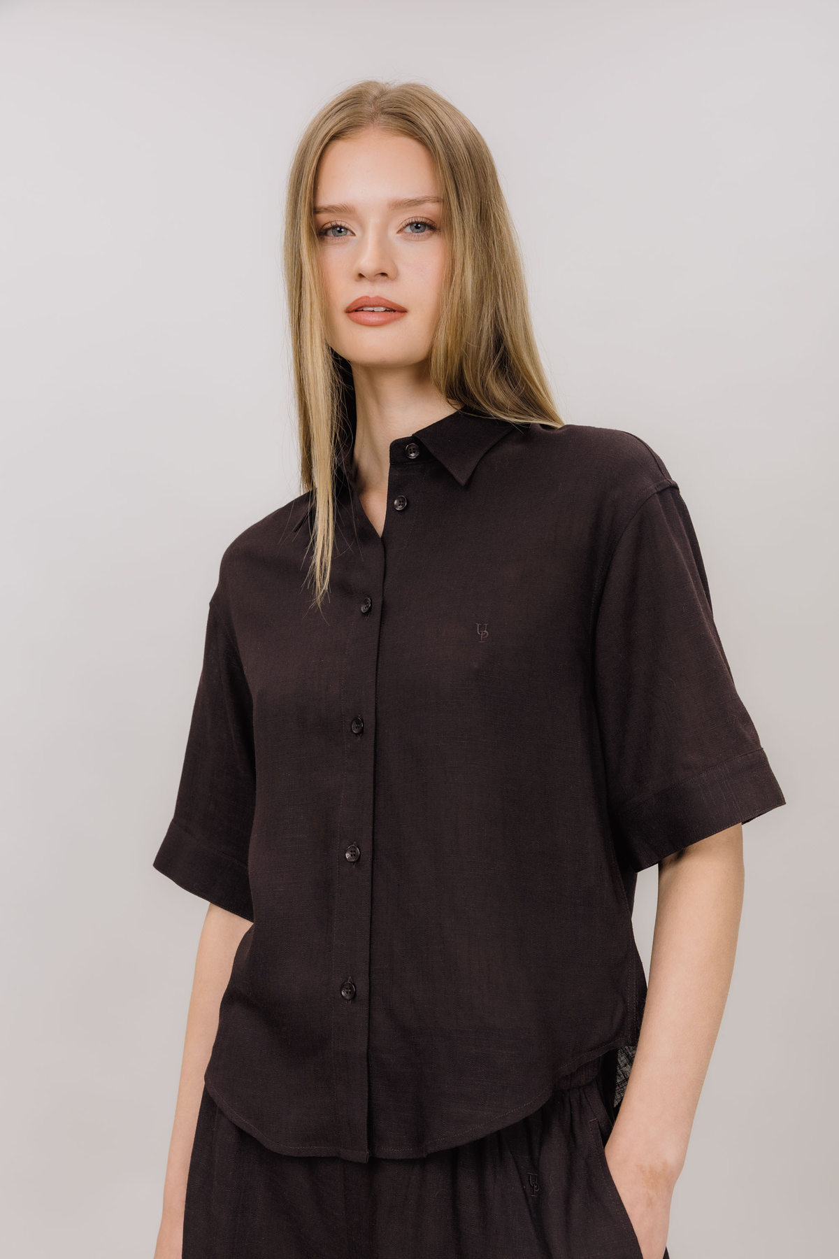 Urban Pioneers Female Nemi SS Shirt SS SHIRT ESPRESSO