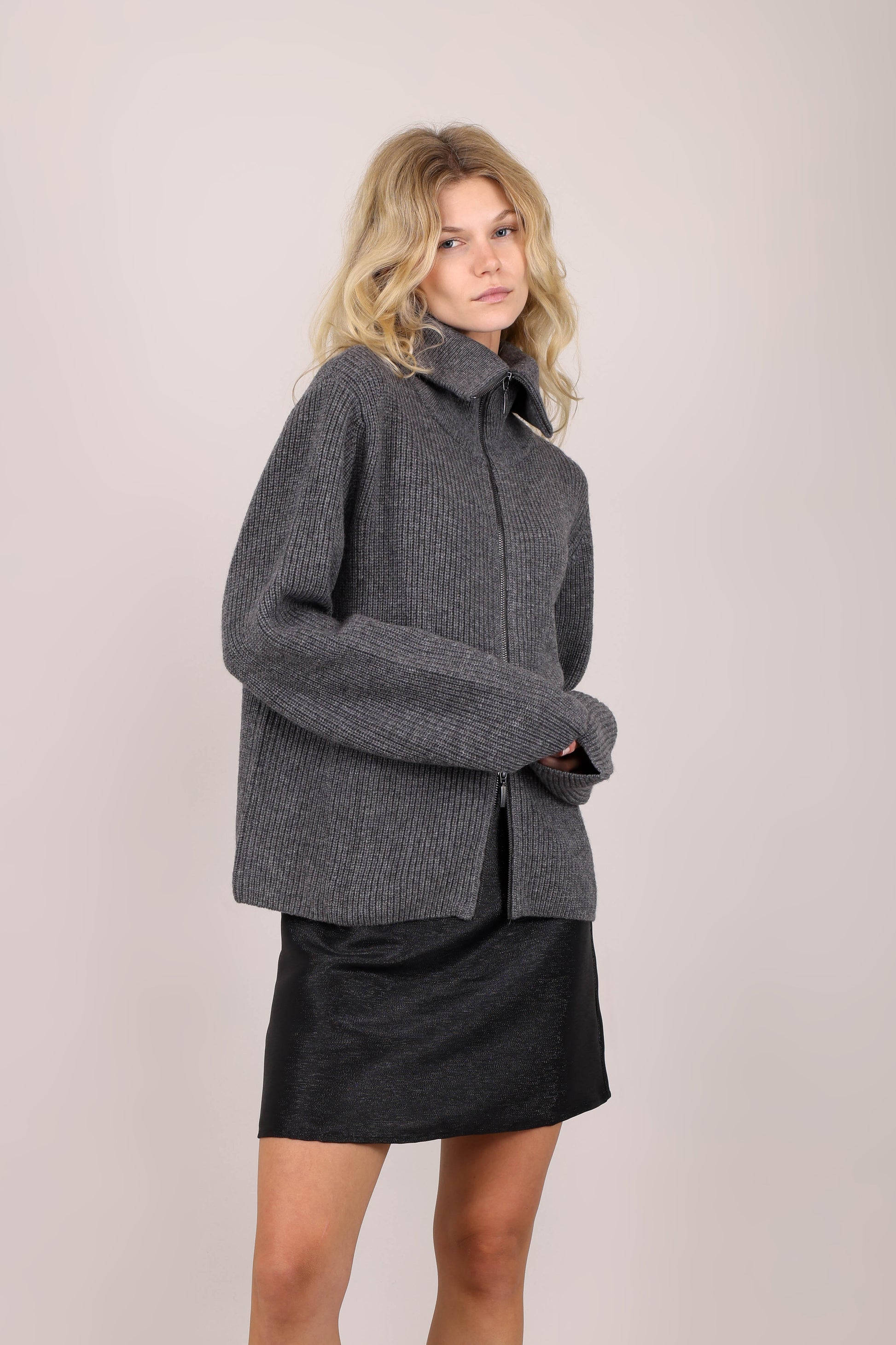 Urban Pioneers Female Norma Cardigan CARDIGAN DARK GREY