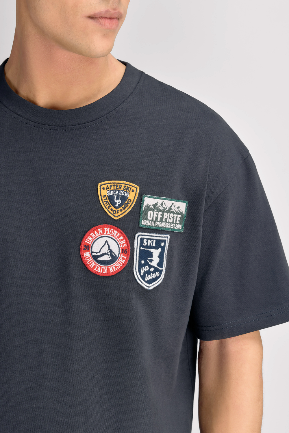 Urban Pioneers Male Patches Tee T-SHIRT DARK NAVY