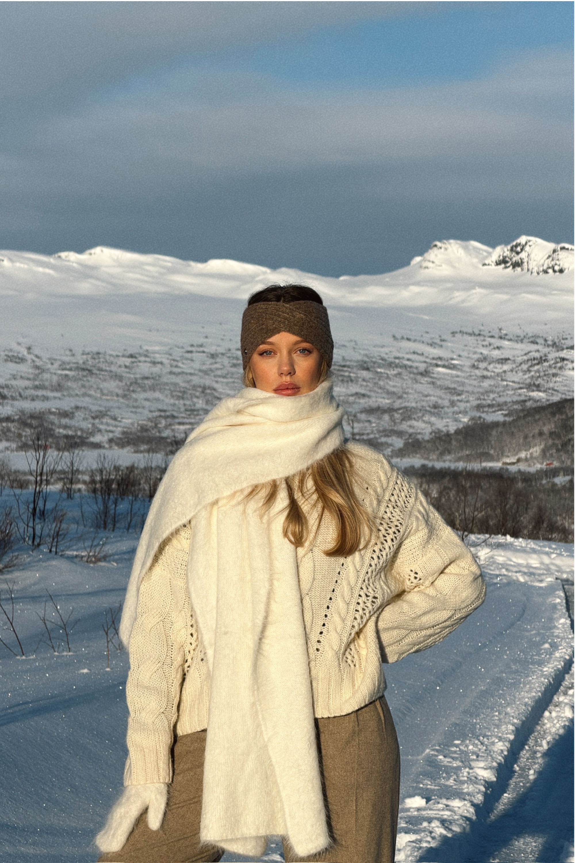 Urban Pioneers Female Rachel Sweater SWEATER CREAM
