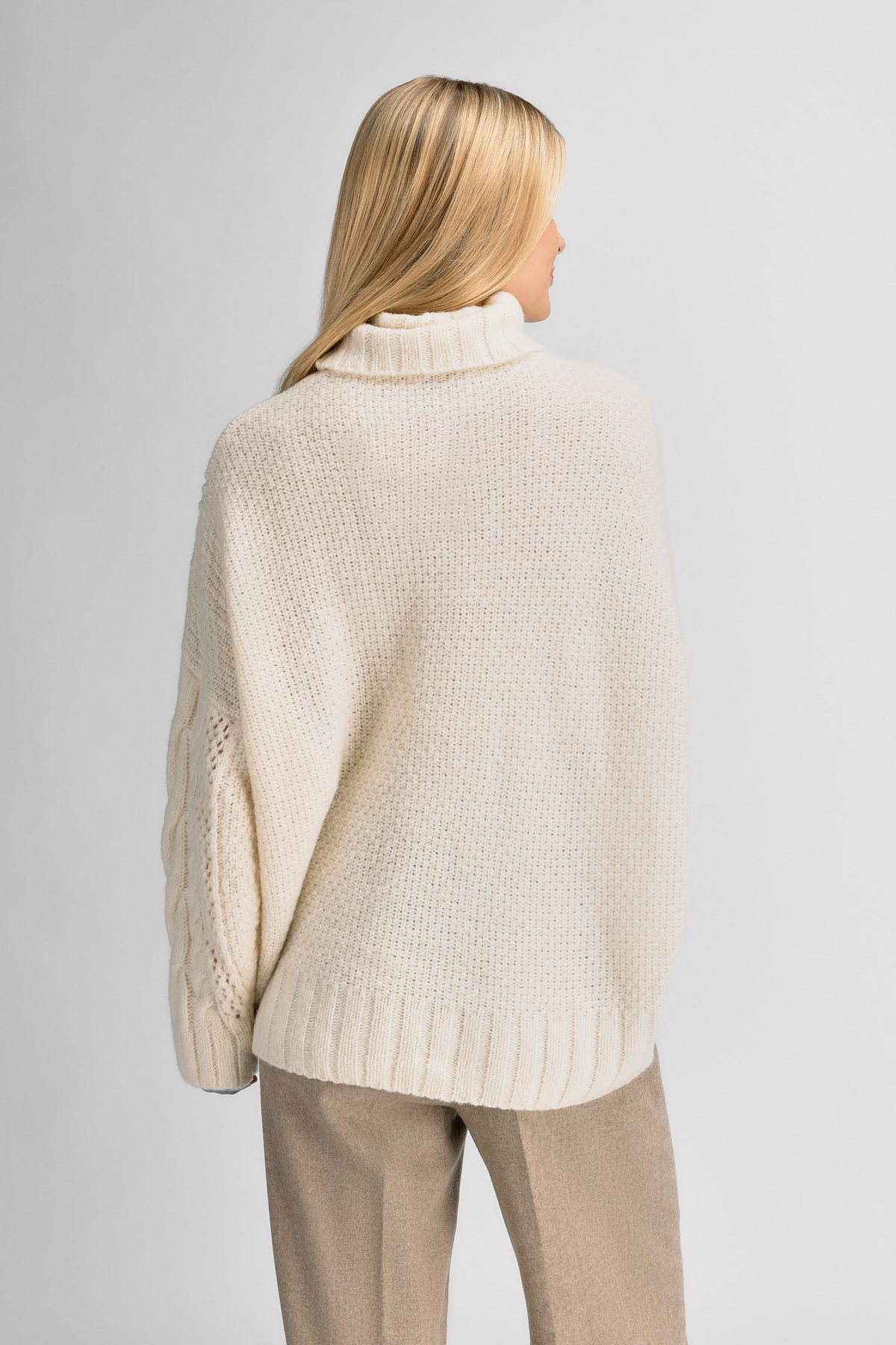 Urban Pioneers Female Rachel Sweater SWEATER CREAM