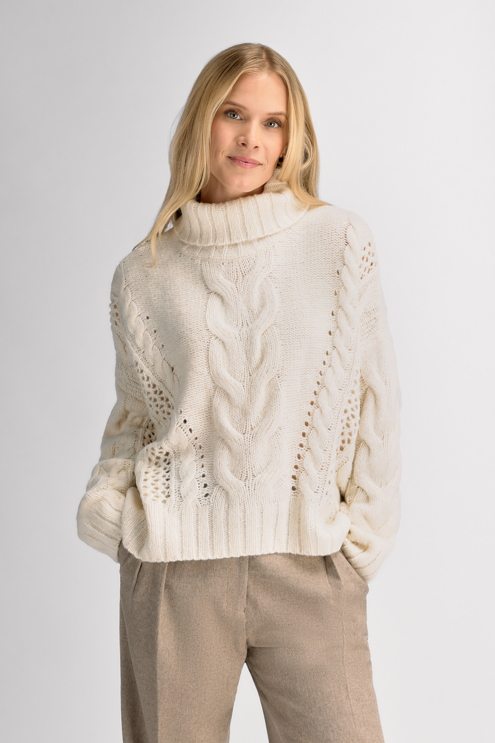 Urban Pioneers Female Rachel Sweater SWEATER CREAM