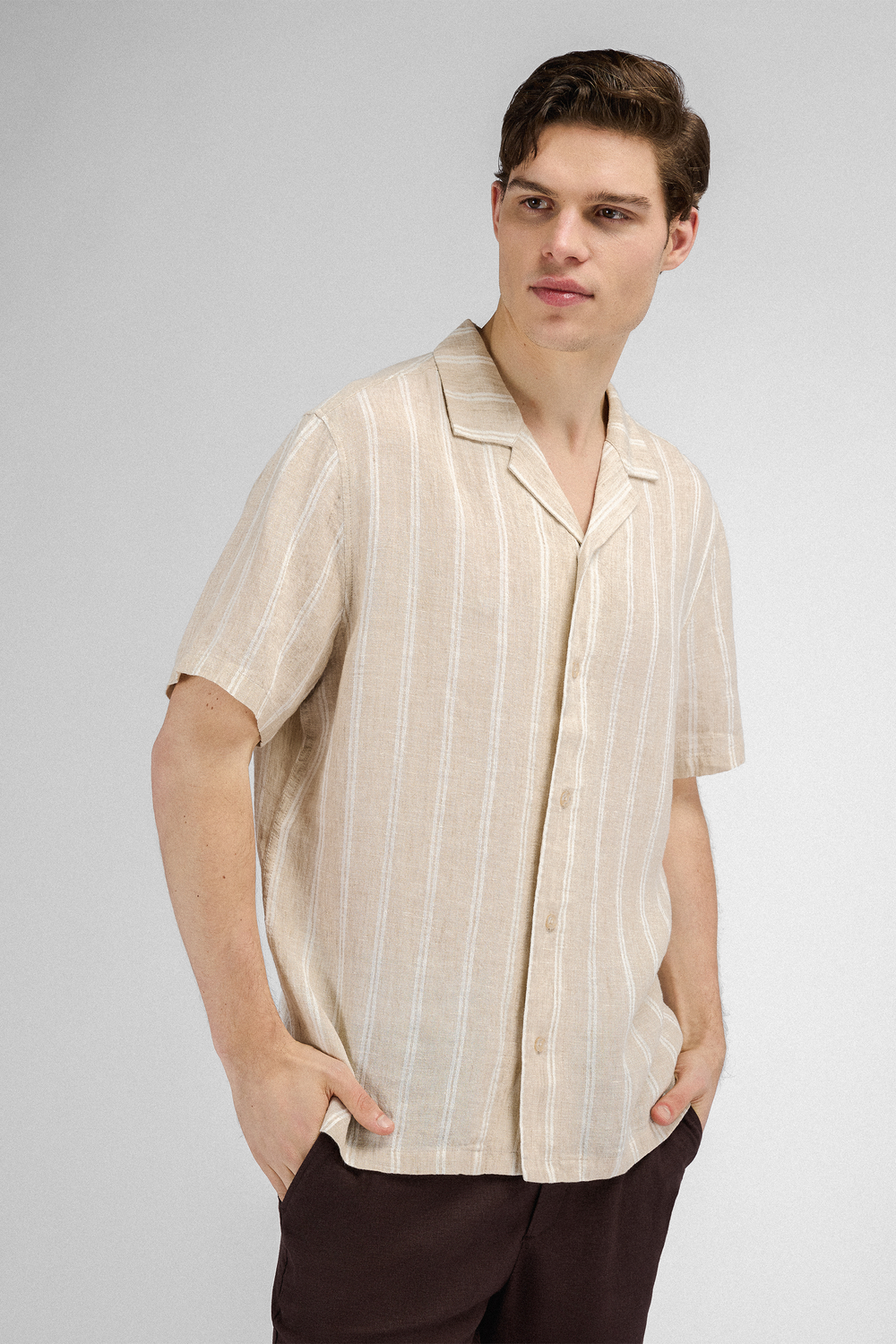 Urban Pioneers Male Ronaldo SS Shirt SS SHIRT LIGHT SAND