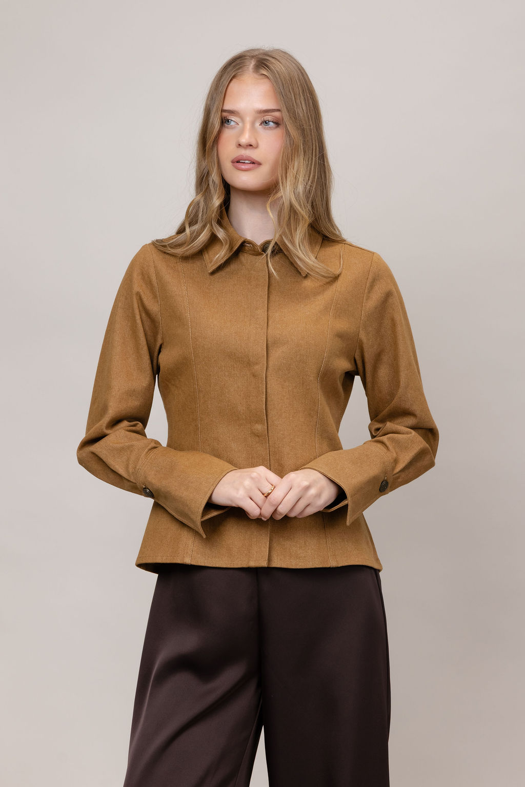Urban Pioneers Female Sonia Shirt SHIRT TOFFEE