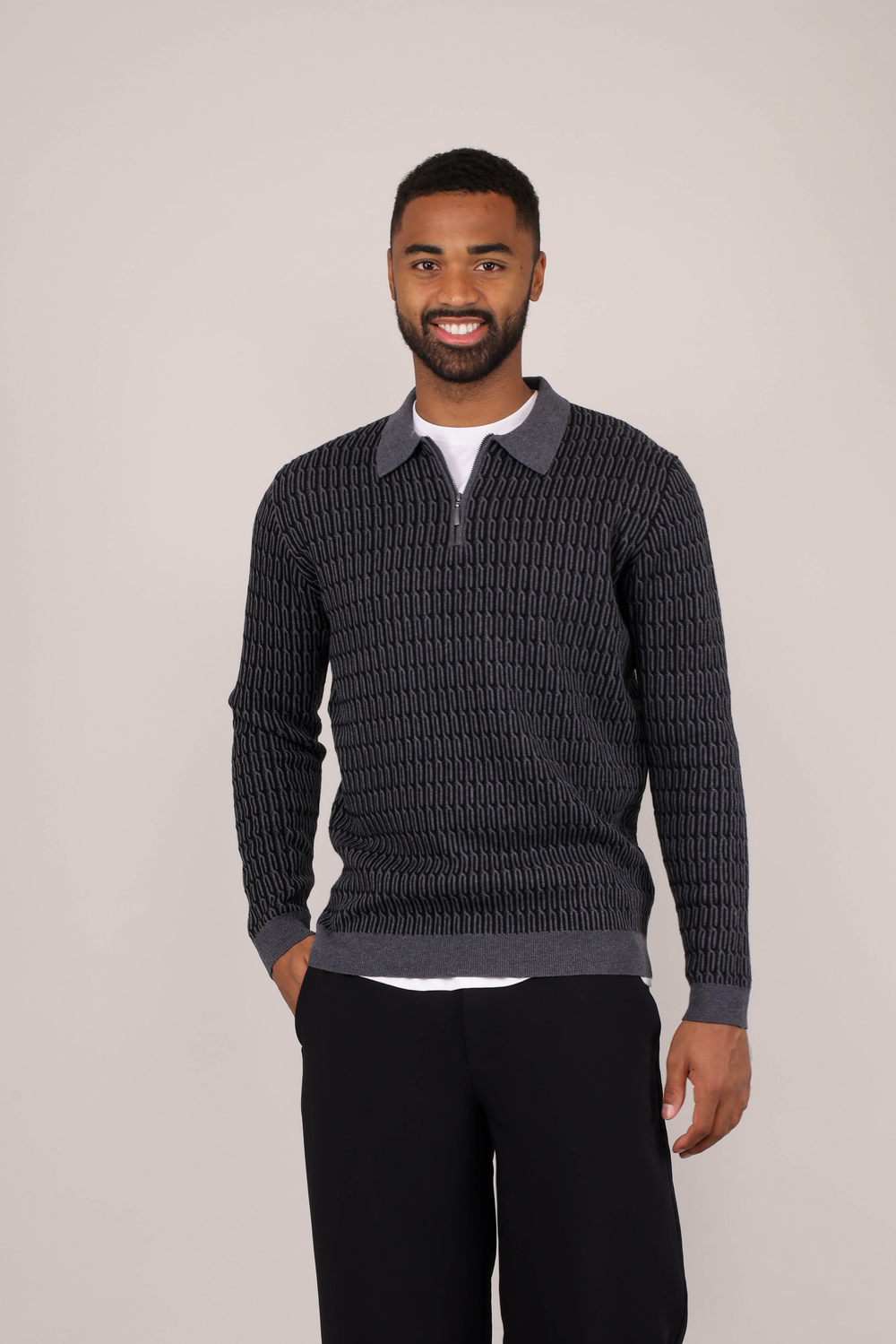 Urban Pioneers Male South Half-zip SWEATER CHARCOAL