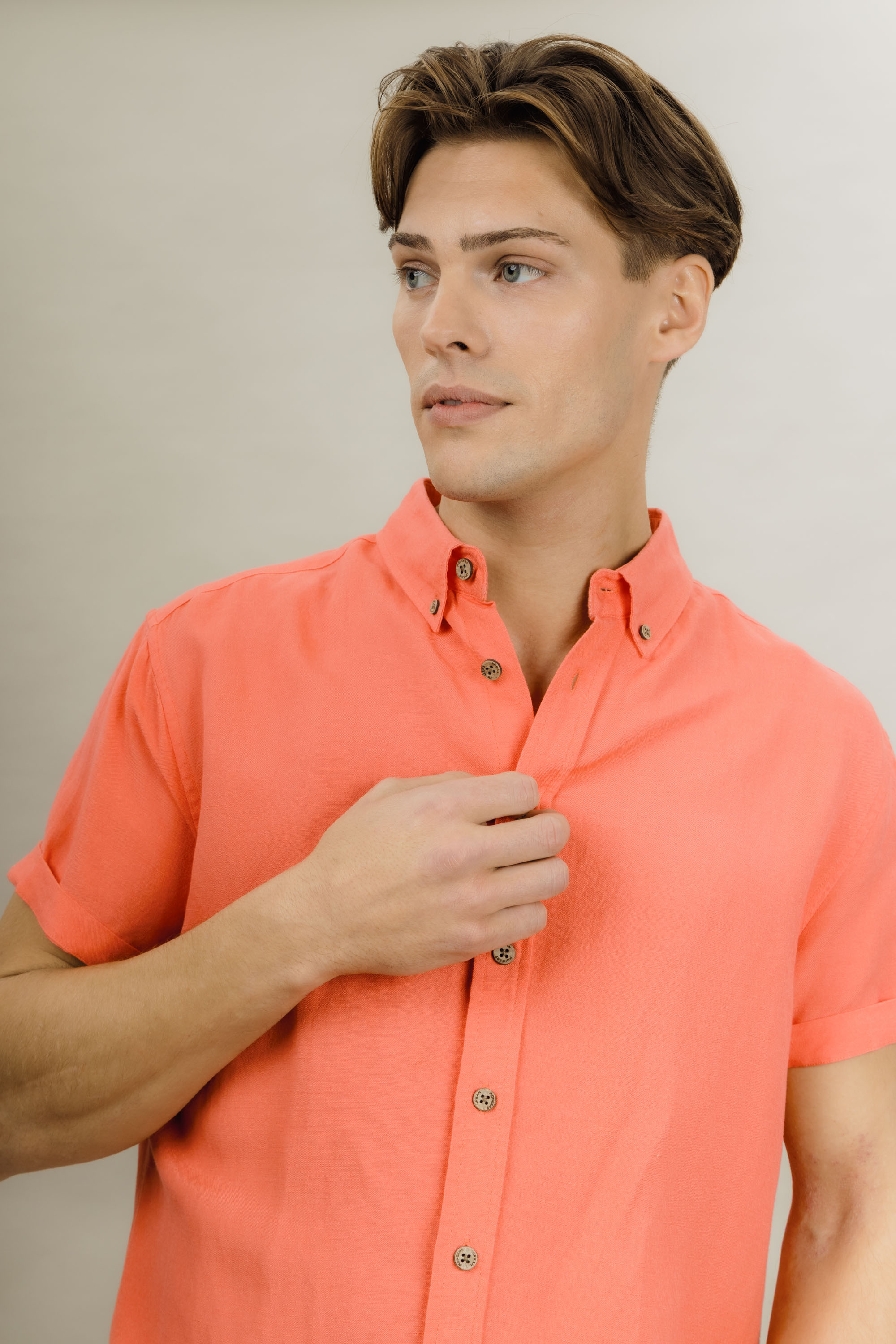 Urban Pioneers Male Stephan SS Shirt SS SHIRT WASHED RED