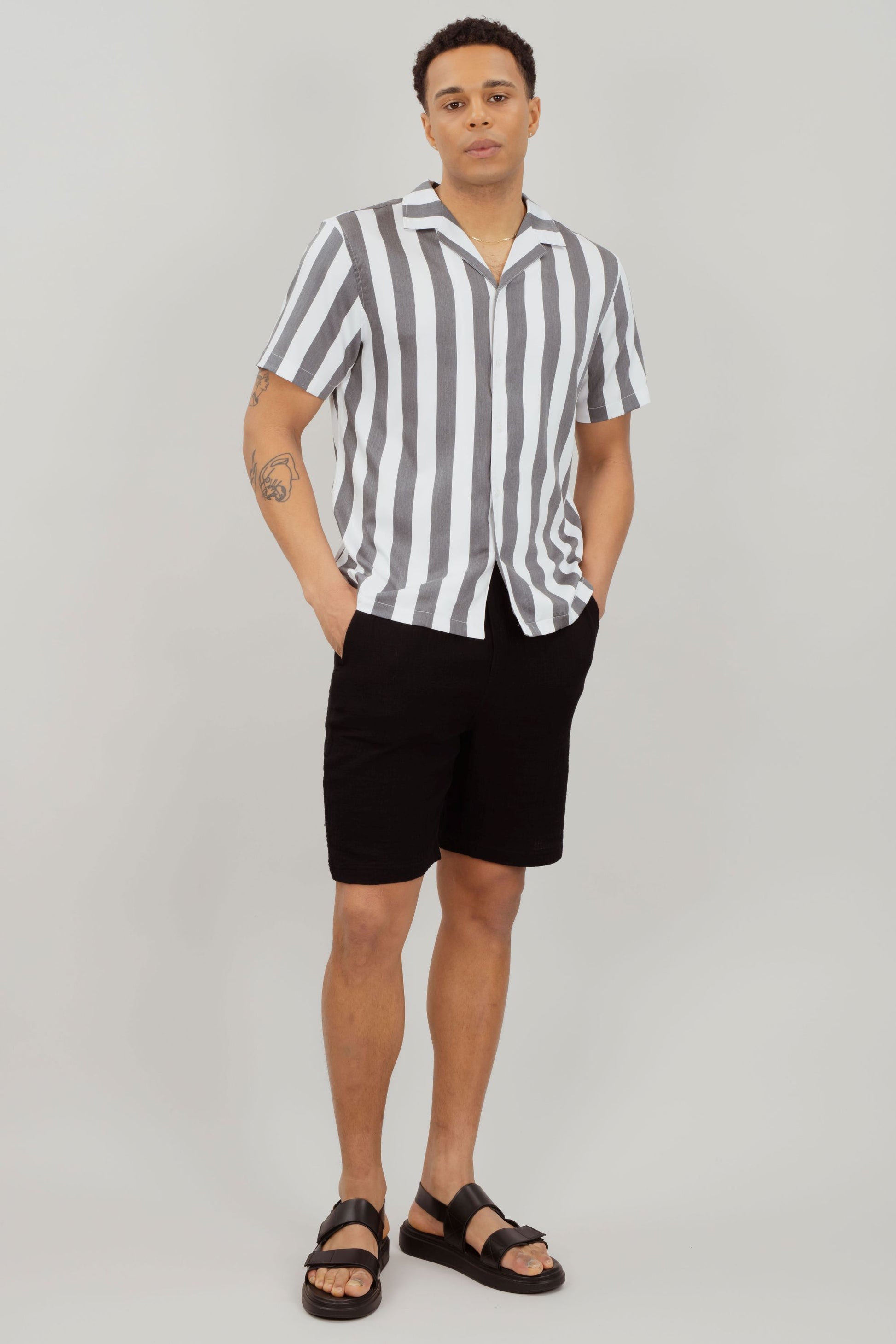 Urban Pioneers Male Timm Shorts SHORTS BLACK