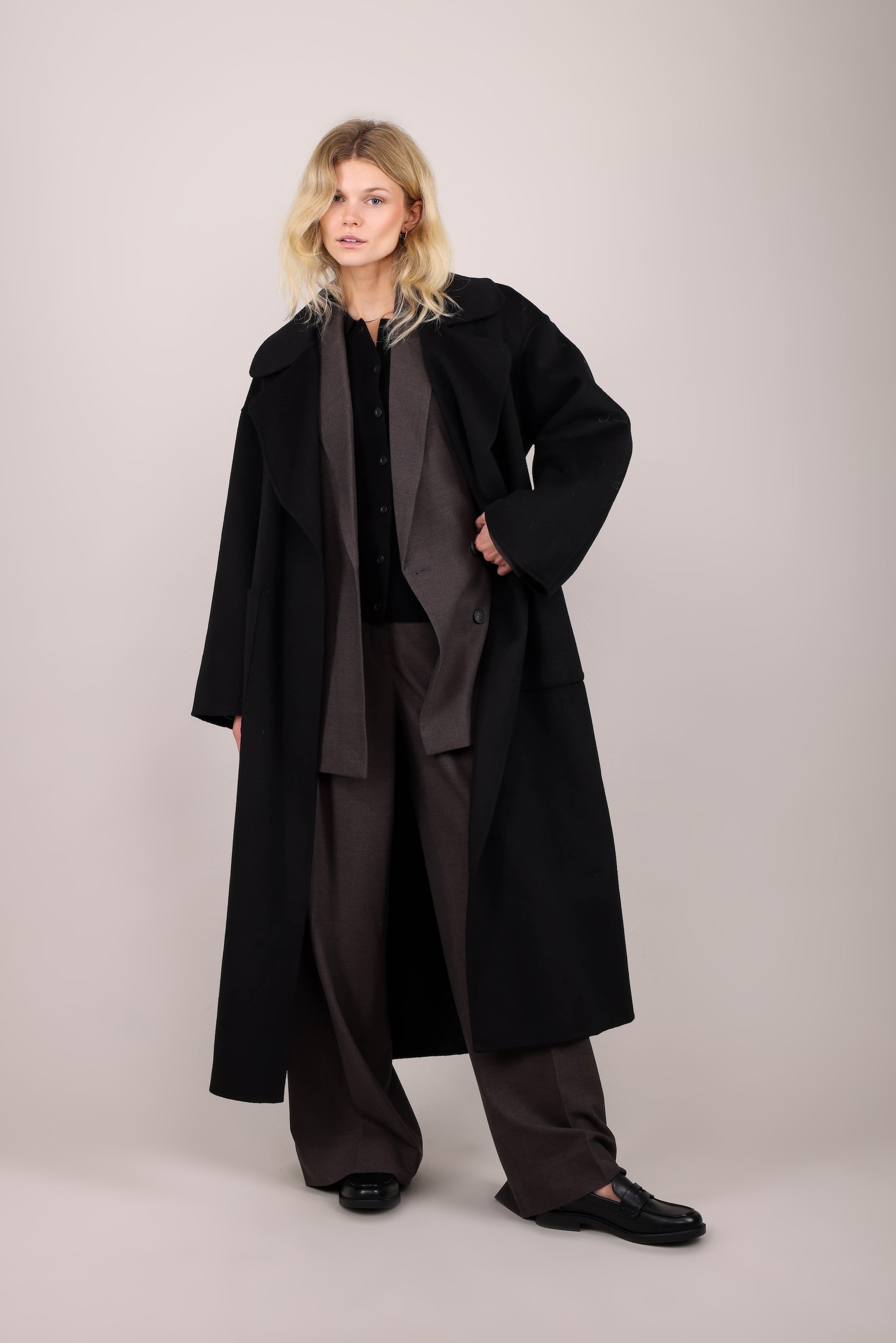 Urban Pioneers Female Ulla Coat COAT BLACK