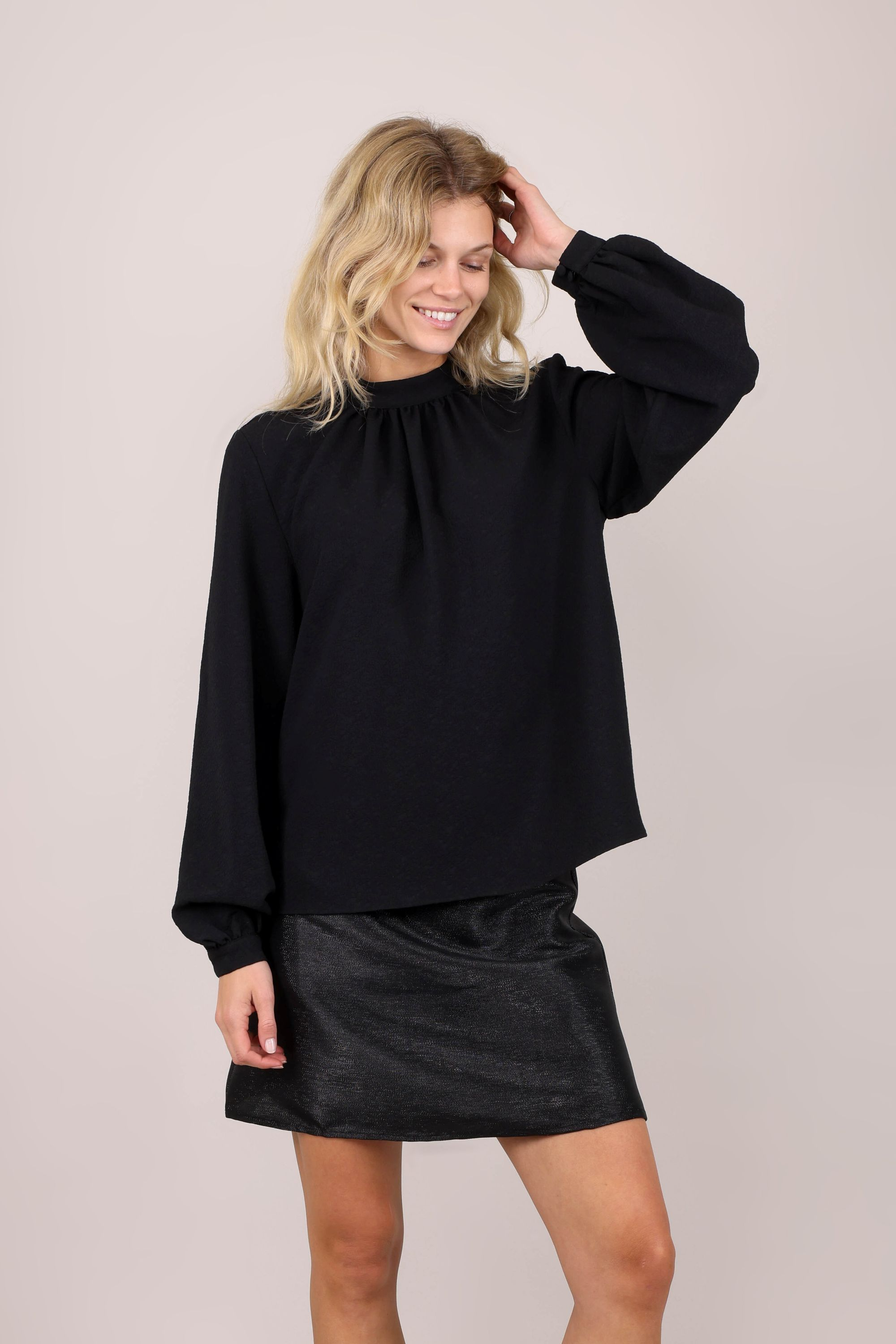Urban Pioneers Female Urbi Blouse BLOUSE BLACK