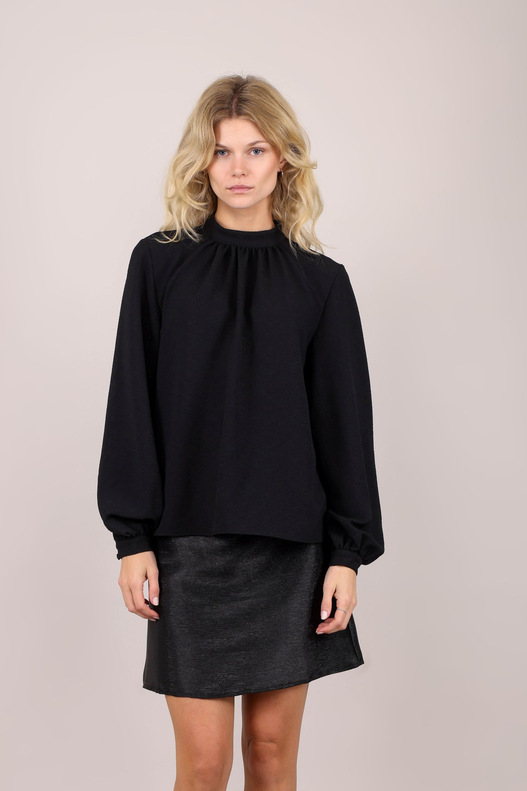 Urban Pioneers Female Urbi Blouse BLOUSE BLACK